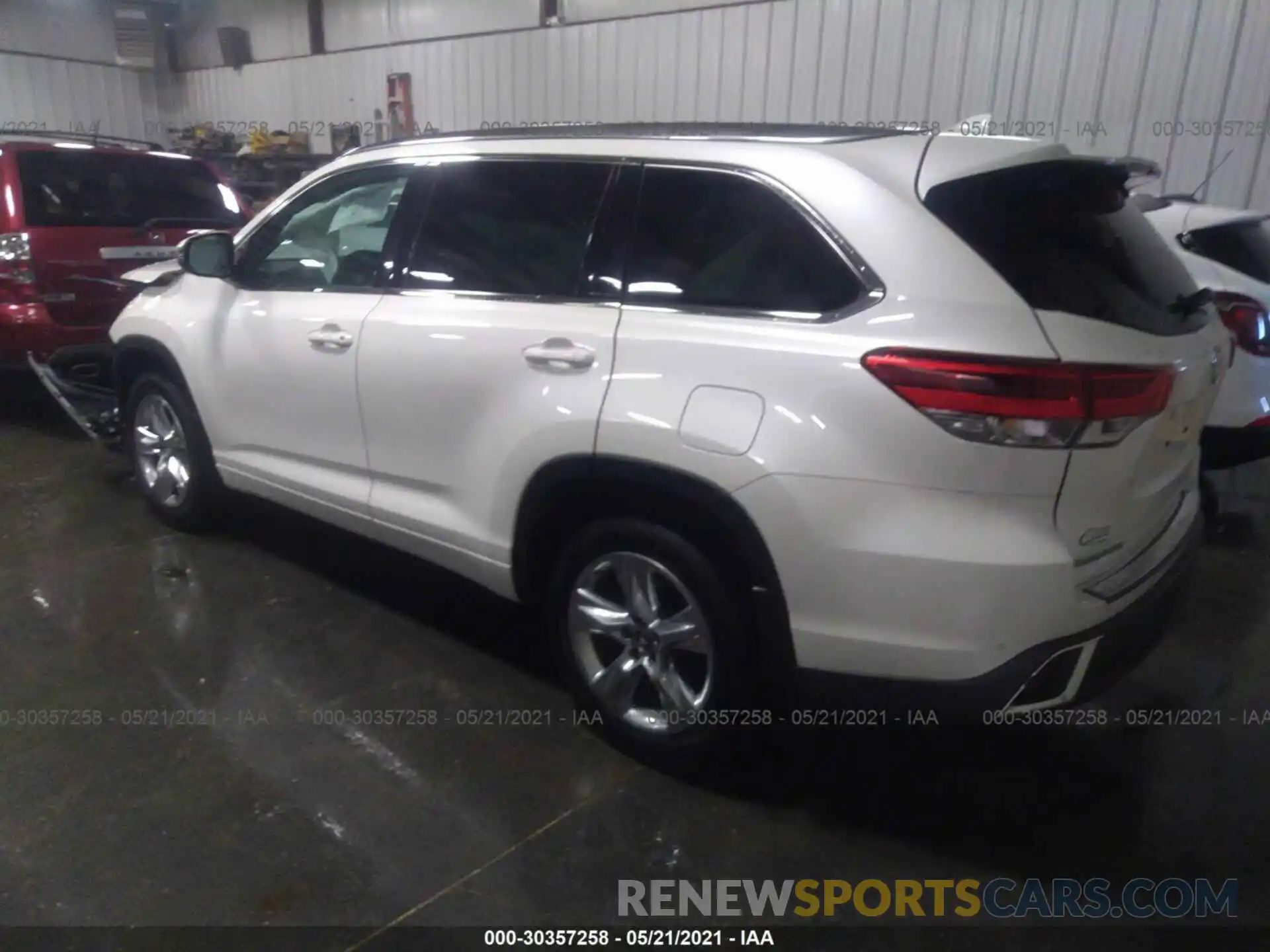 3 Photograph of a damaged car 5TDDZRFH7KS730108 TOYOTA HIGHLANDER 2019