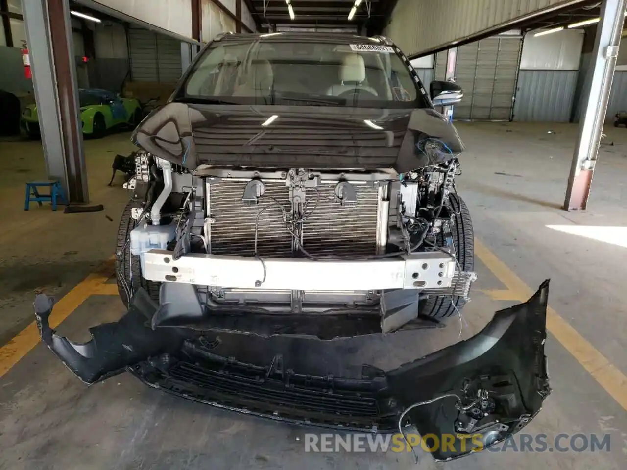 9 Photograph of a damaged car 5TDDZRFH7KS923276 TOYOTA HIGHLANDER 2019