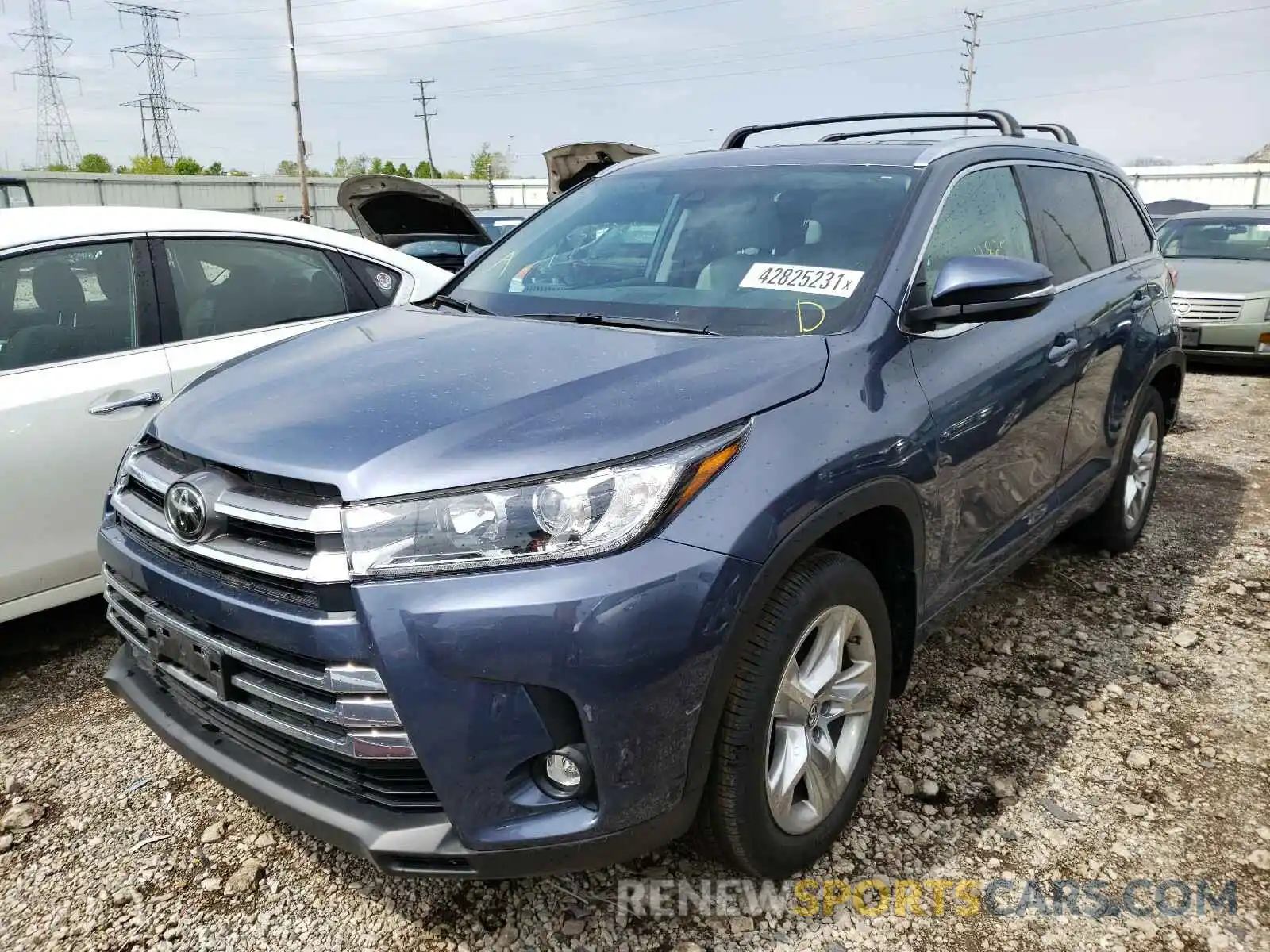 2 Photograph of a damaged car 5TDDZRFH7KS927182 TOYOTA HIGHLANDER 2019