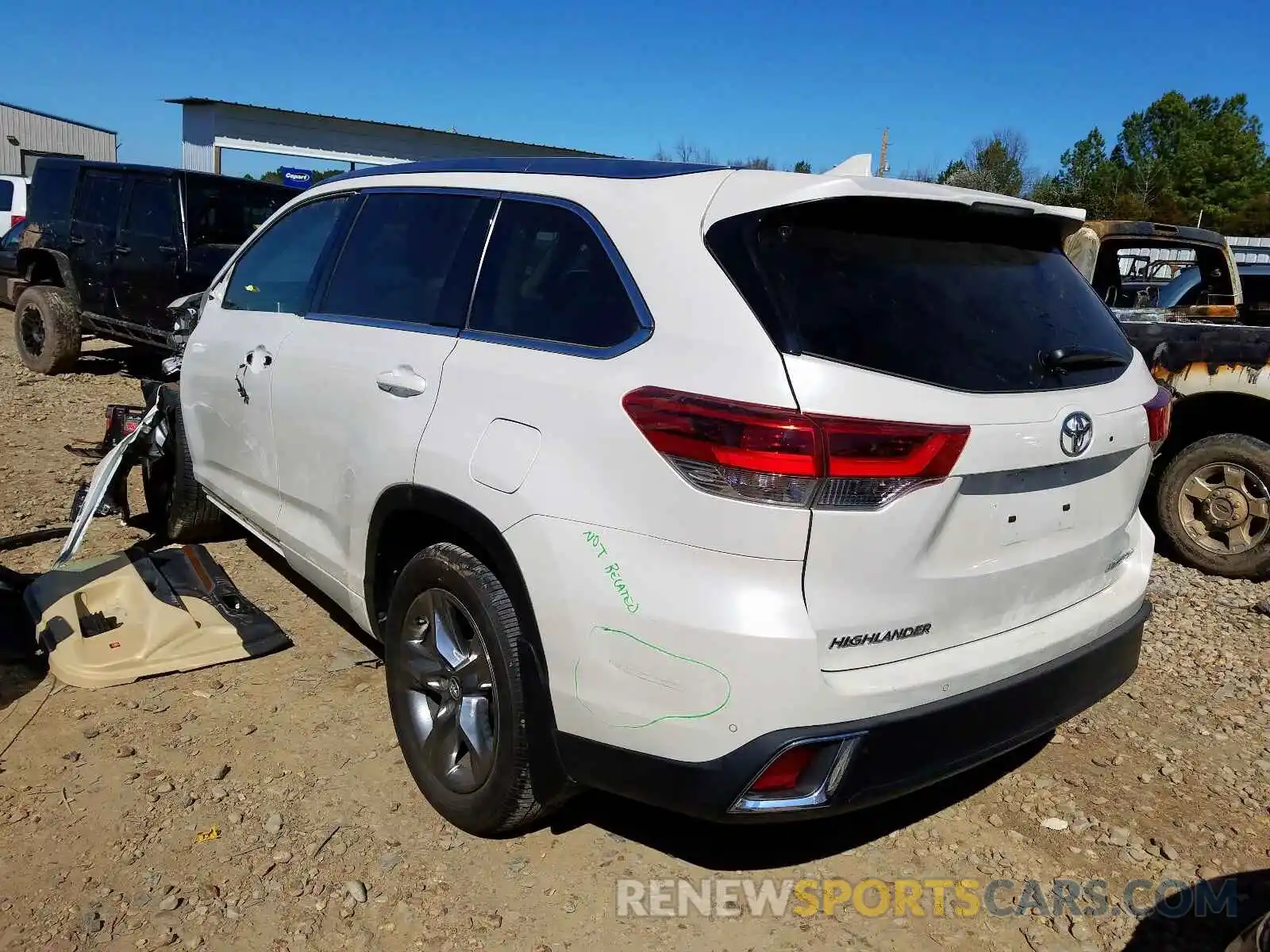 3 Photograph of a damaged car 5TDDZRFH7KS933449 TOYOTA HIGHLANDER 2019