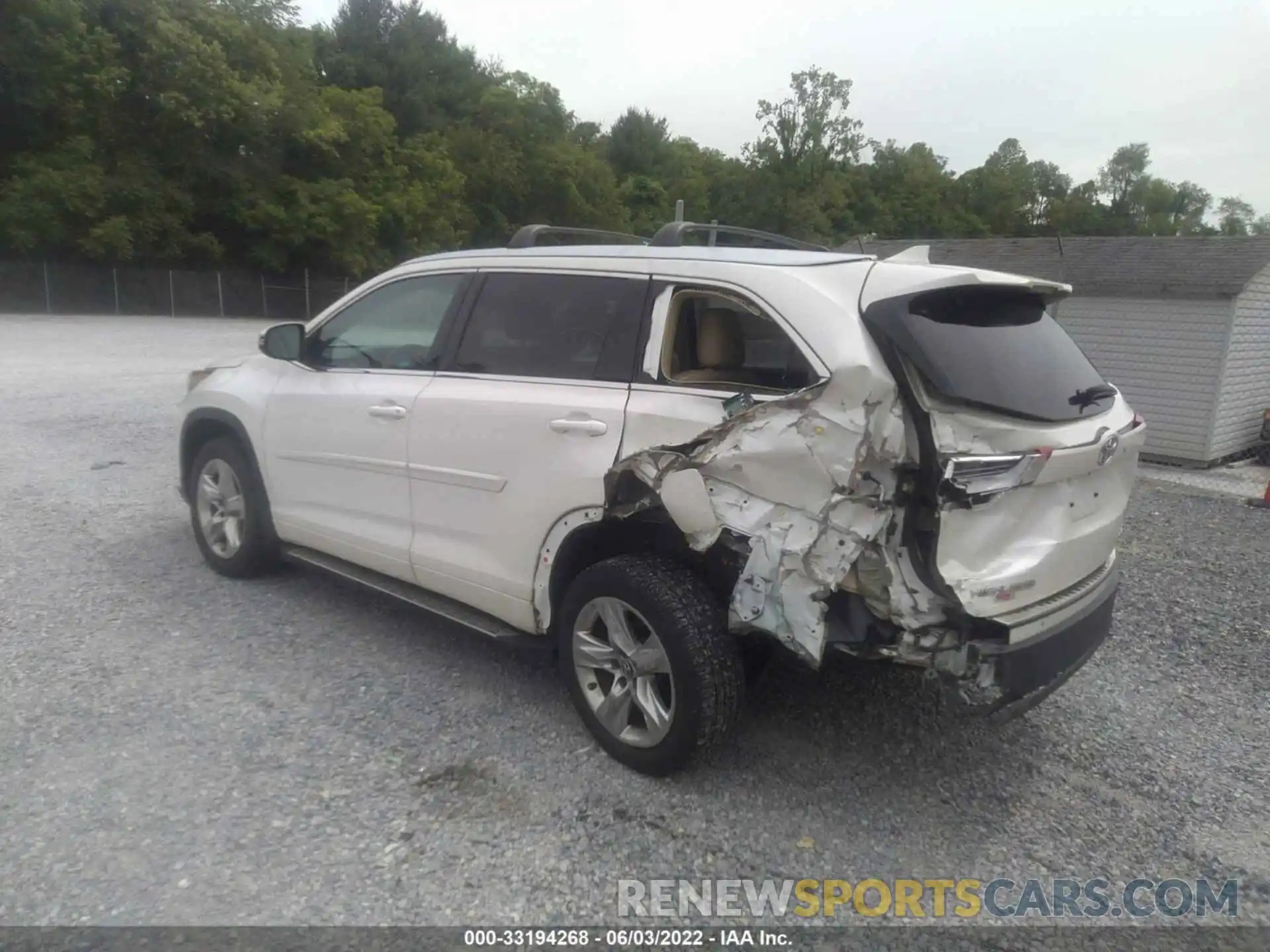 3 Photograph of a damaged car 5TDDZRFH7KS938943 TOYOTA HIGHLANDER 2019