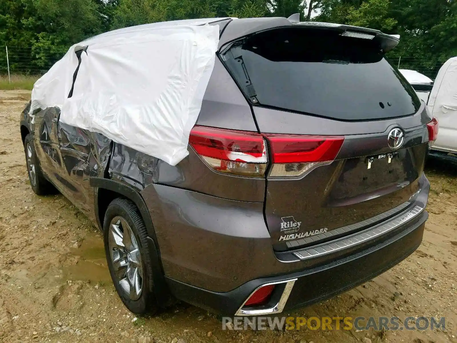 3 Photograph of a damaged car 5TDDZRFH7KS948582 TOYOTA HIGHLANDER 2019