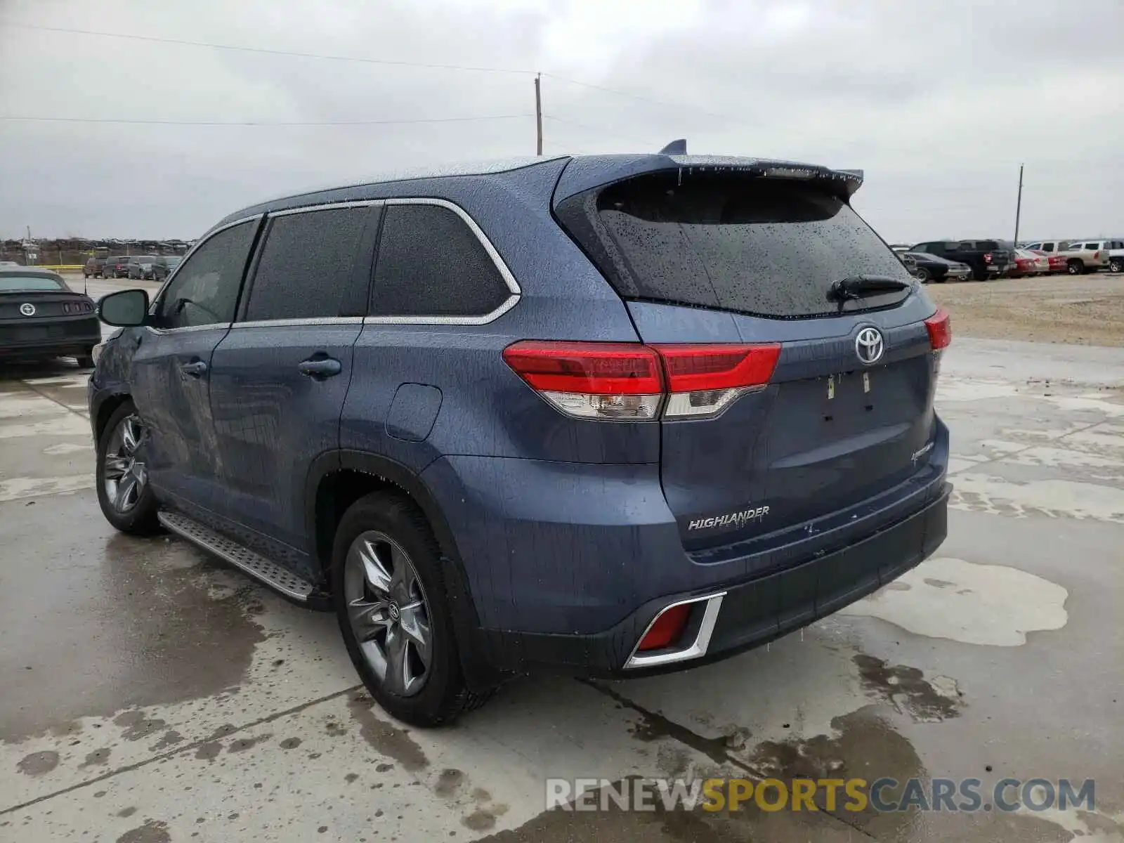 3 Photograph of a damaged car 5TDDZRFH7KS951336 TOYOTA HIGHLANDER 2019