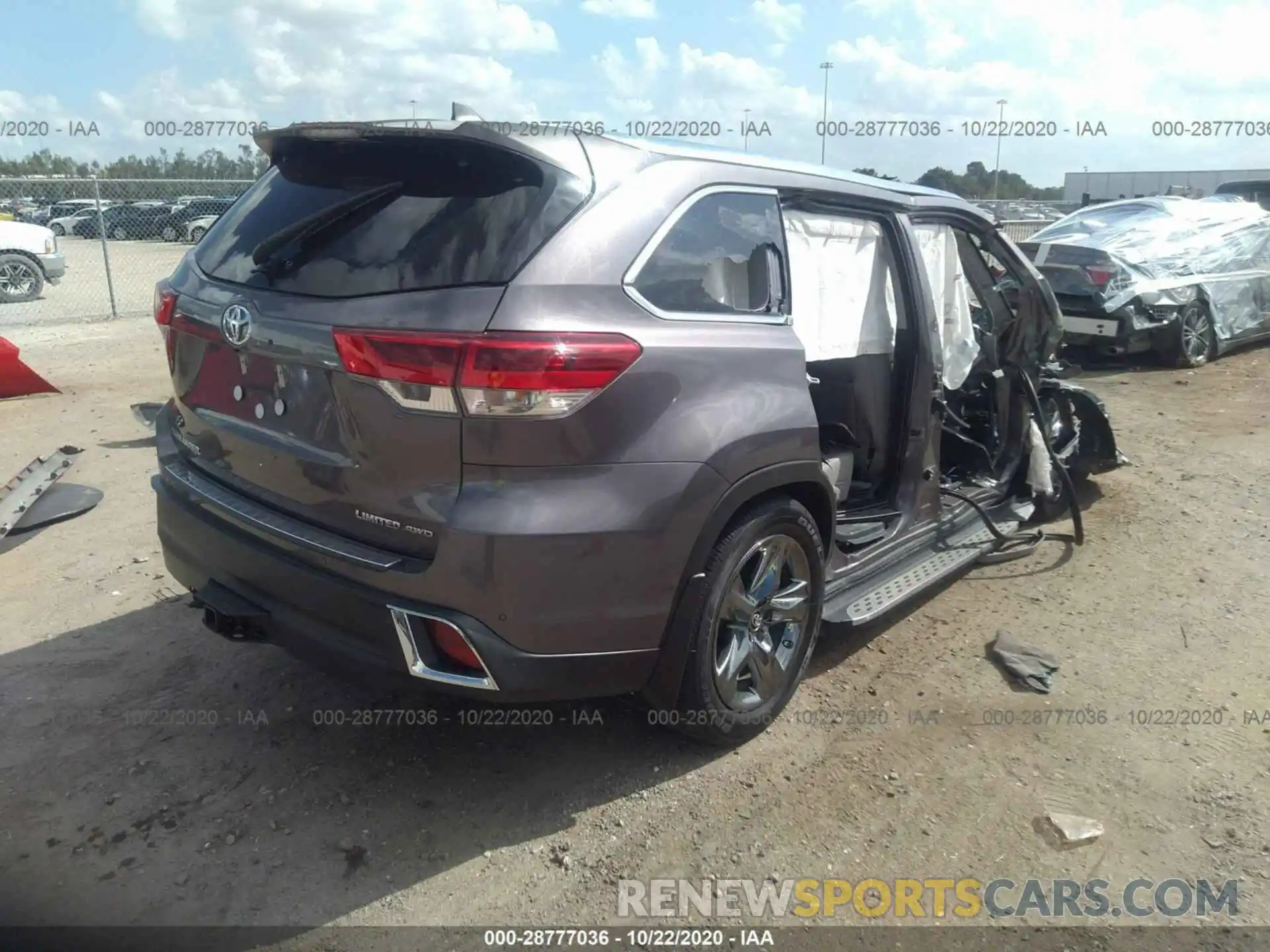 4 Photograph of a damaged car 5TDDZRFH7KS953863 TOYOTA HIGHLANDER 2019