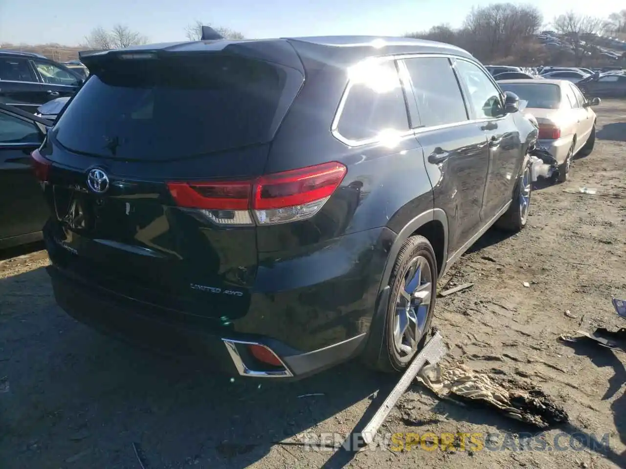 4 Photograph of a damaged car 5TDDZRFH7KS959274 TOYOTA HIGHLANDER 2019