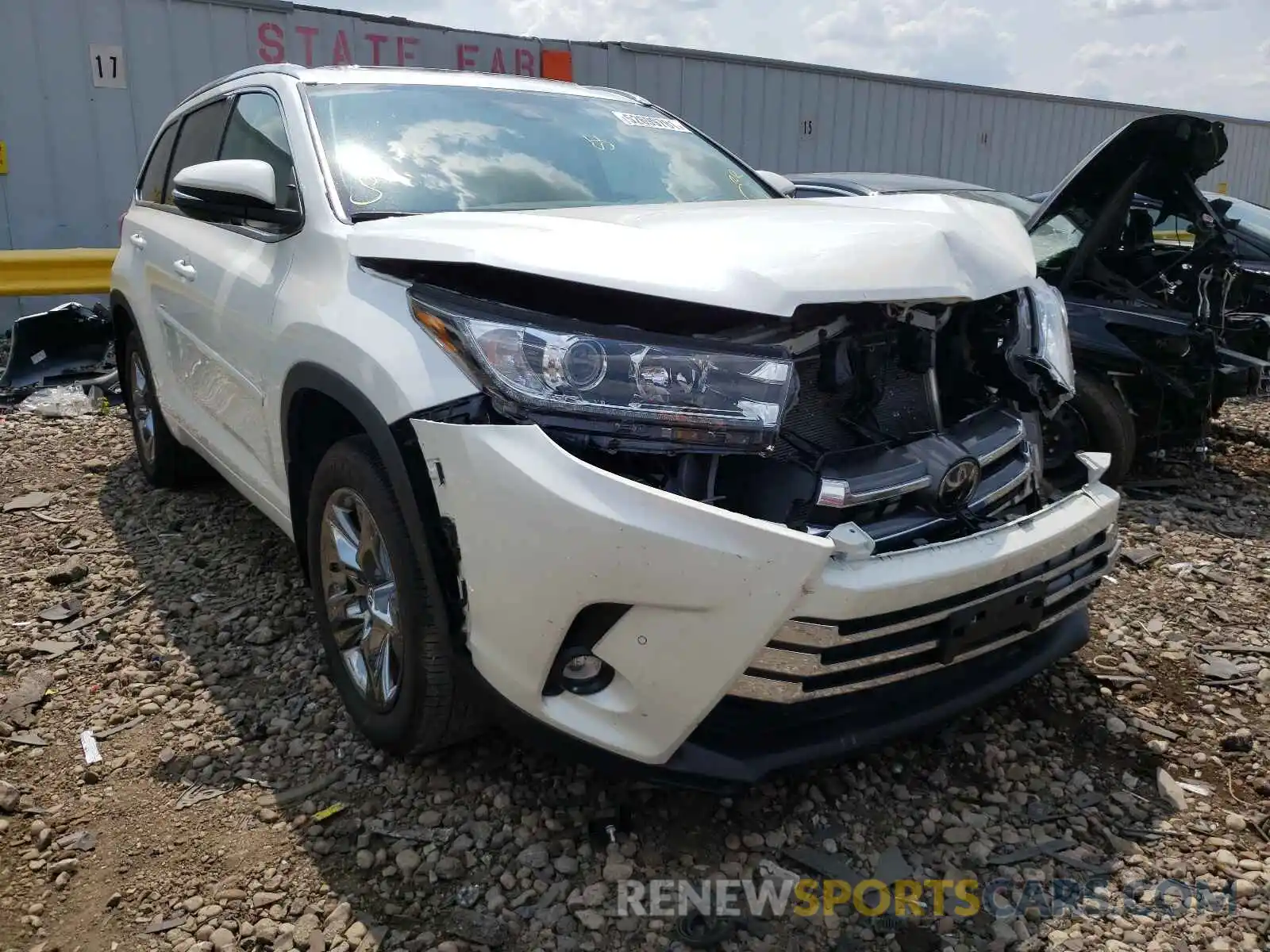 1 Photograph of a damaged car 5TDDZRFH7KS959484 TOYOTA HIGHLANDER 2019