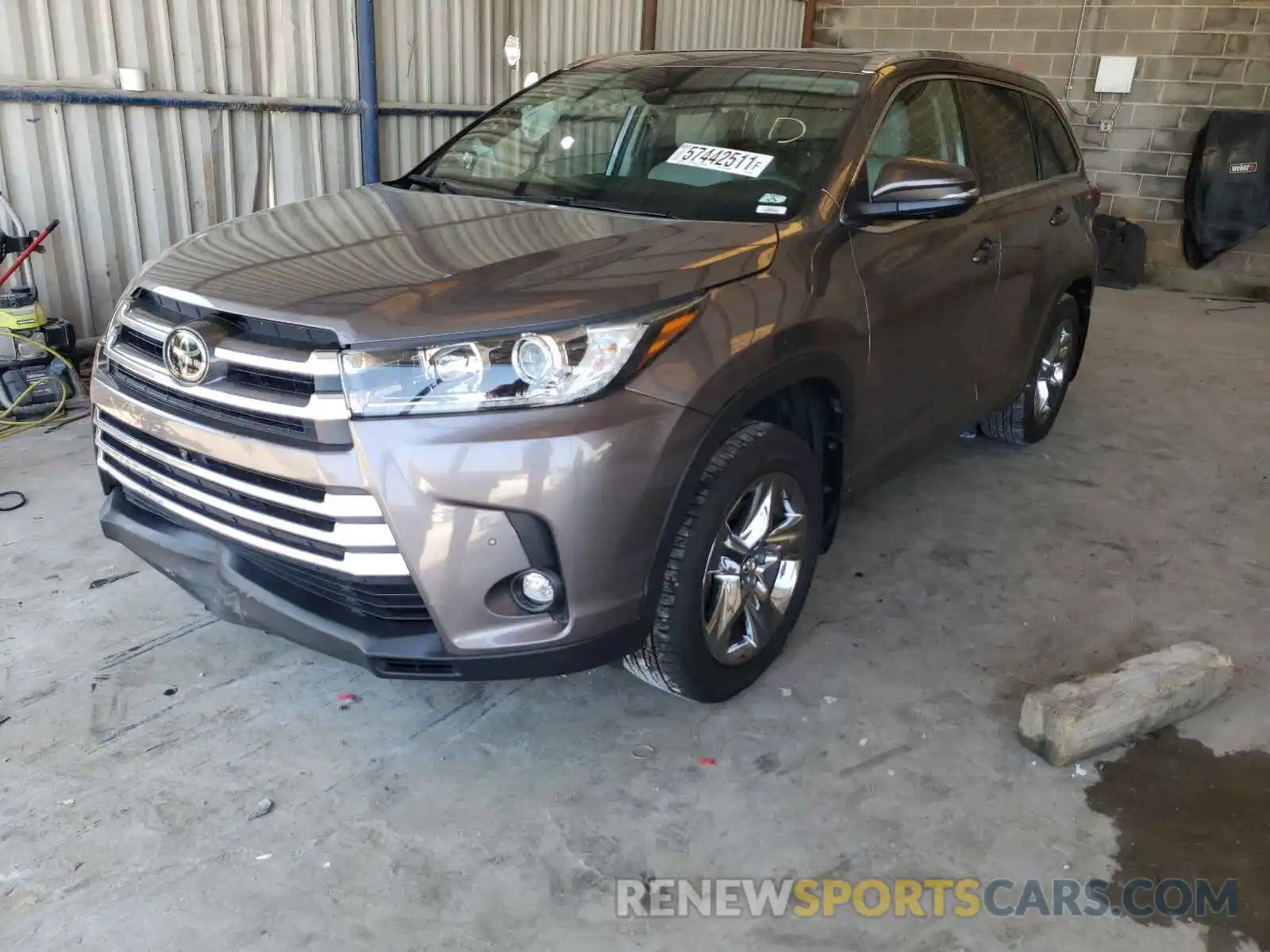 2 Photograph of a damaged car 5TDDZRFH7KS967634 TOYOTA HIGHLANDER 2019