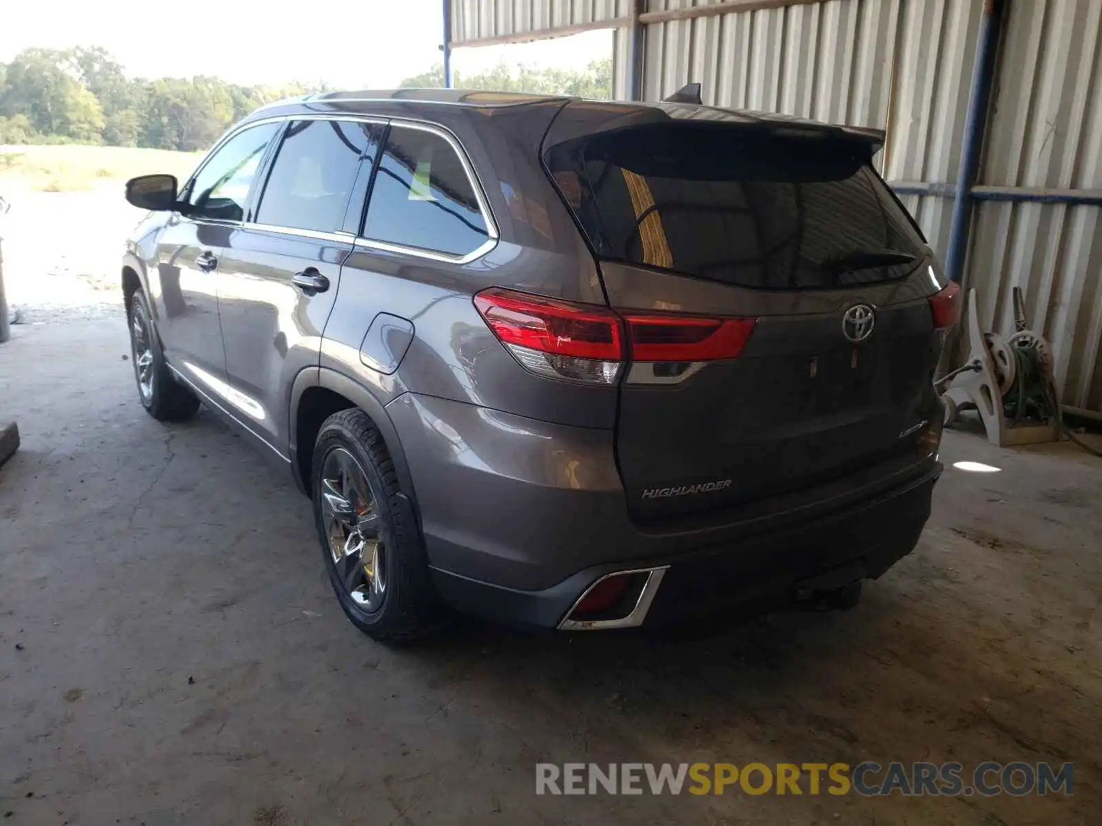 3 Photograph of a damaged car 5TDDZRFH7KS967634 TOYOTA HIGHLANDER 2019