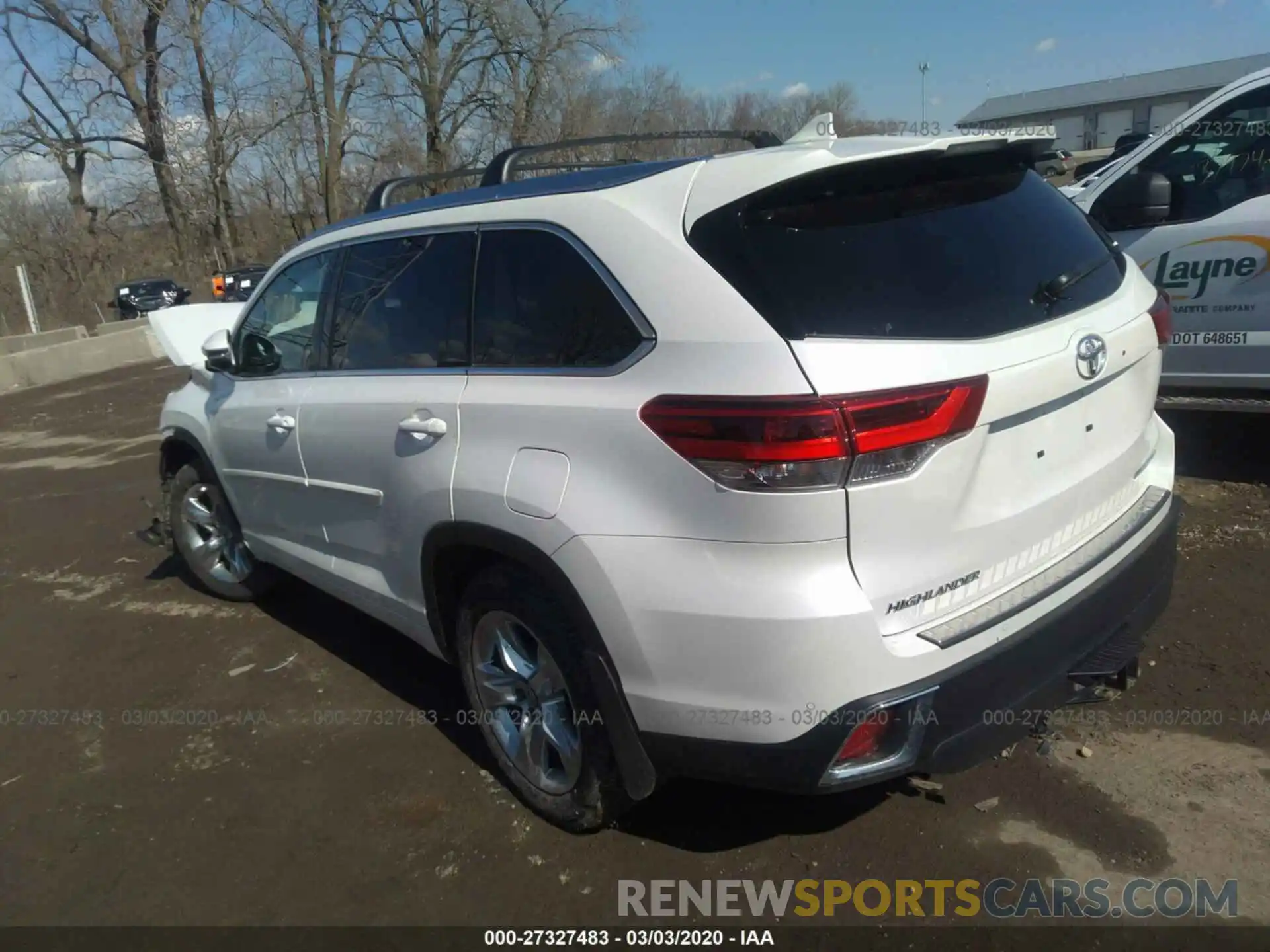 3 Photograph of a damaged car 5TDDZRFH7KS981761 TOYOTA HIGHLANDER 2019