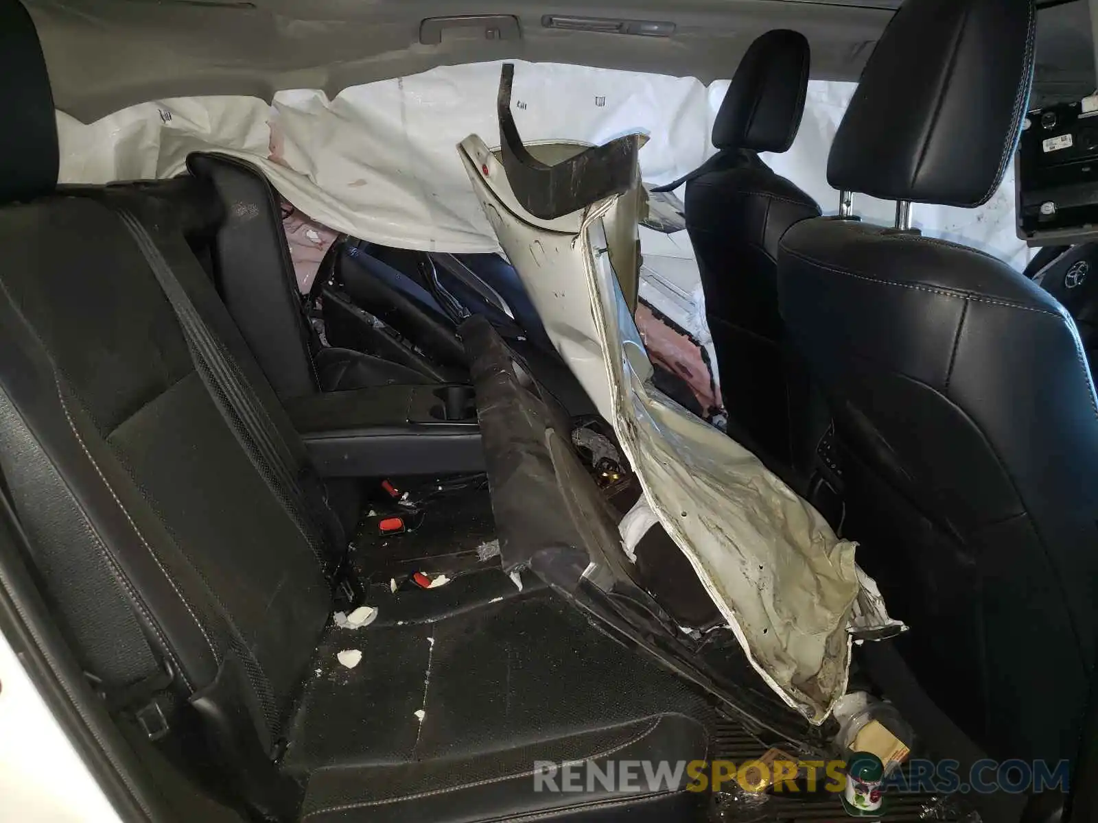 6 Photograph of a damaged car 5TDDZRFH7KS987088 TOYOTA HIGHLANDER 2019