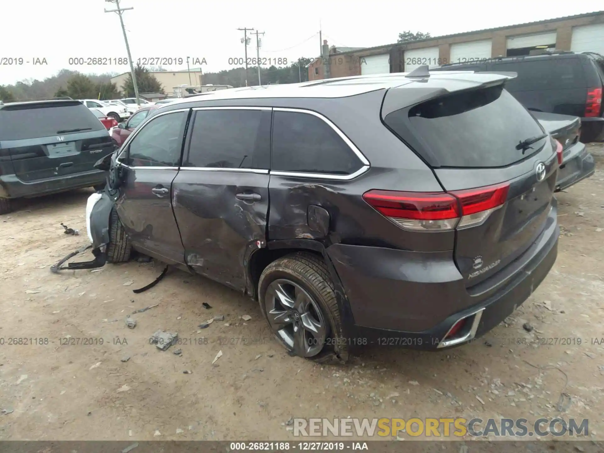 3 Photograph of a damaged car 5TDDZRFH7KS991562 TOYOTA HIGHLANDER 2019