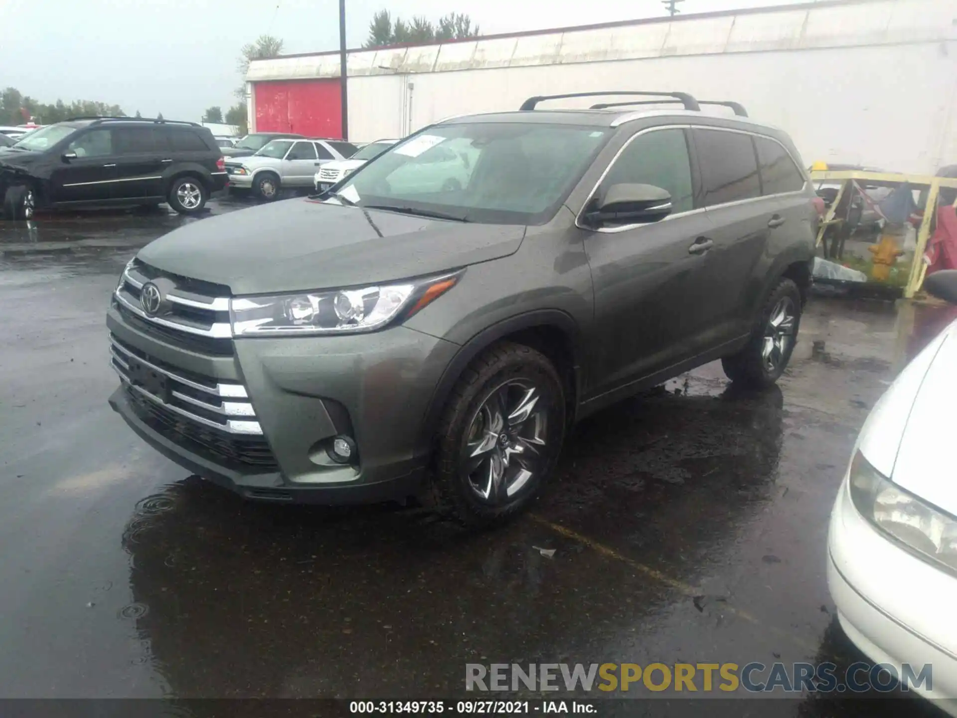 2 Photograph of a damaged car 5TDDZRFH7KS991643 TOYOTA HIGHLANDER 2019