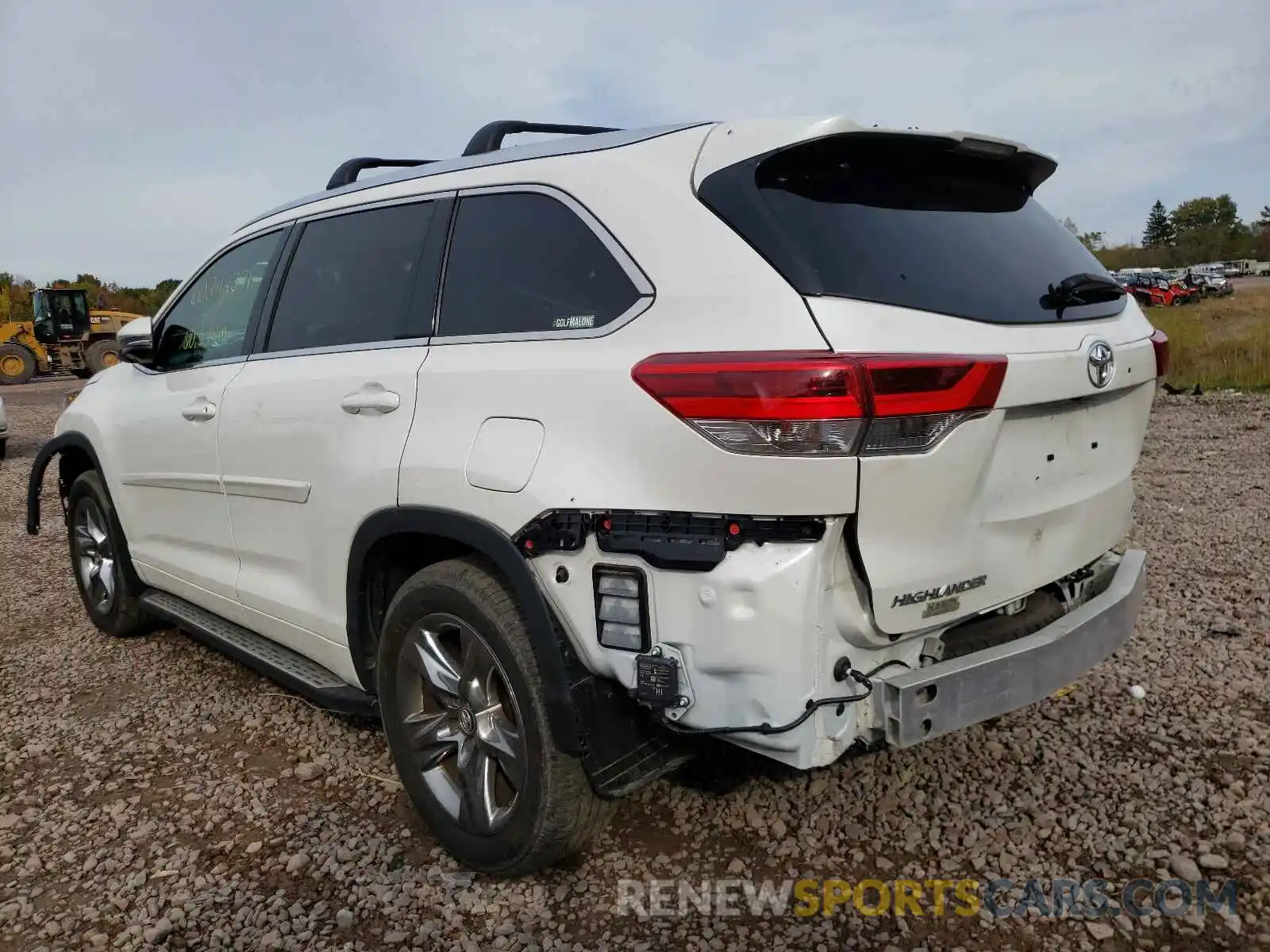 3 Photograph of a damaged car 5TDDZRFH7KS995224 TOYOTA HIGHLANDER 2019