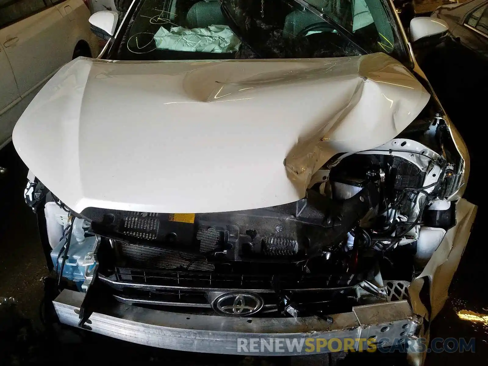 7 Photograph of a damaged car 5TDDZRFH8KS703760 TOYOTA HIGHLANDER 2019