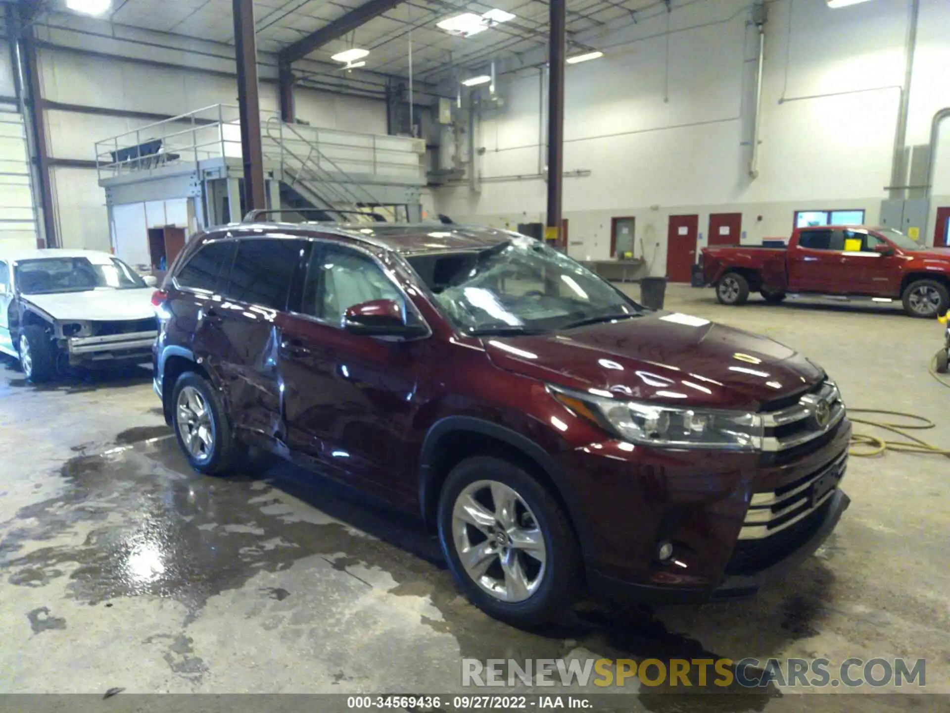 1 Photograph of a damaged car 5TDDZRFH8KS709333 TOYOTA HIGHLANDER 2019