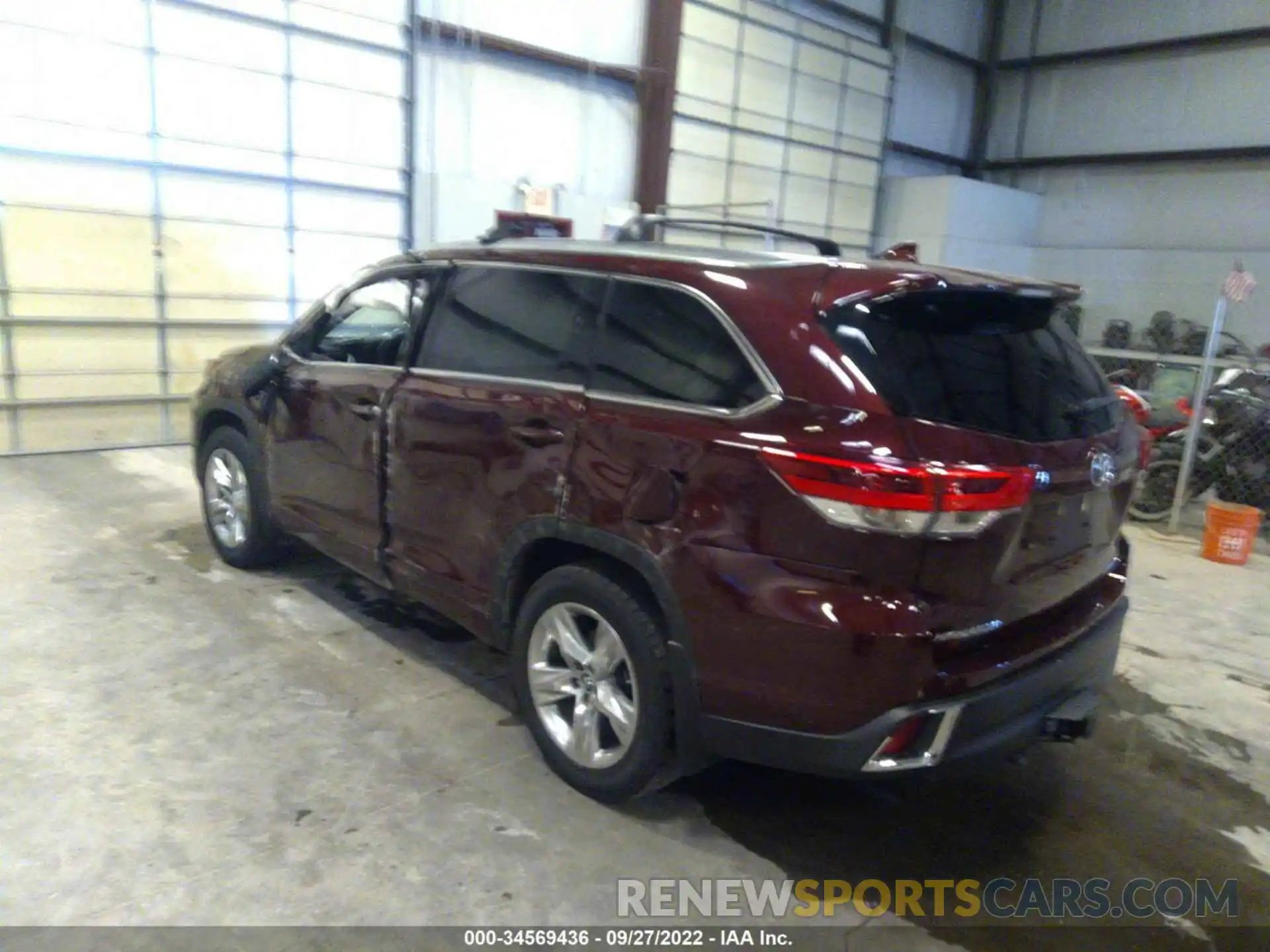 3 Photograph of a damaged car 5TDDZRFH8KS709333 TOYOTA HIGHLANDER 2019