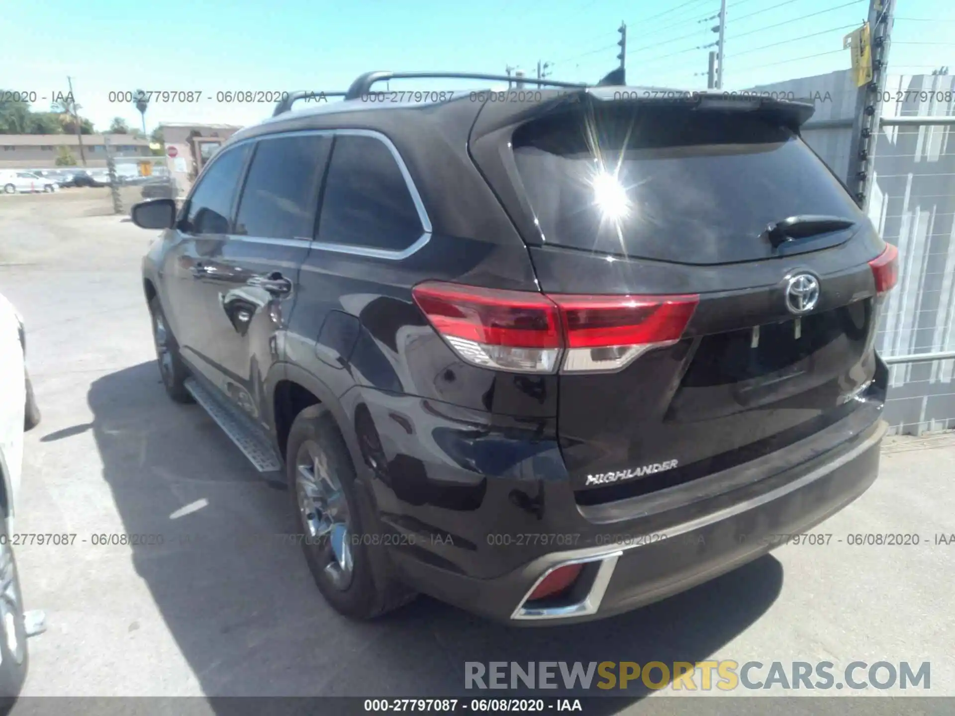 3 Photograph of a damaged car 5TDDZRFH8KS714418 TOYOTA HIGHLANDER 2019