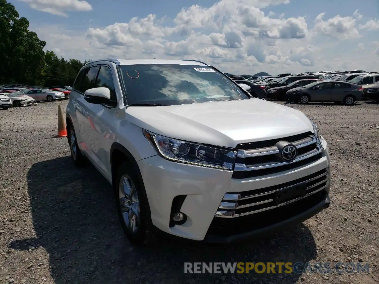 1 Photograph of a damaged car 5TDDZRFH8KS718632 TOYOTA HIGHLANDER 2019