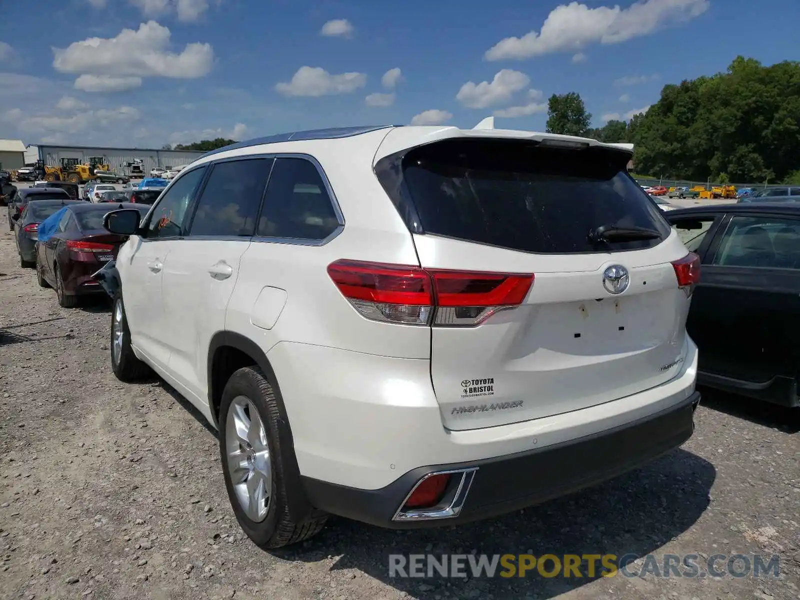 3 Photograph of a damaged car 5TDDZRFH8KS718632 TOYOTA HIGHLANDER 2019