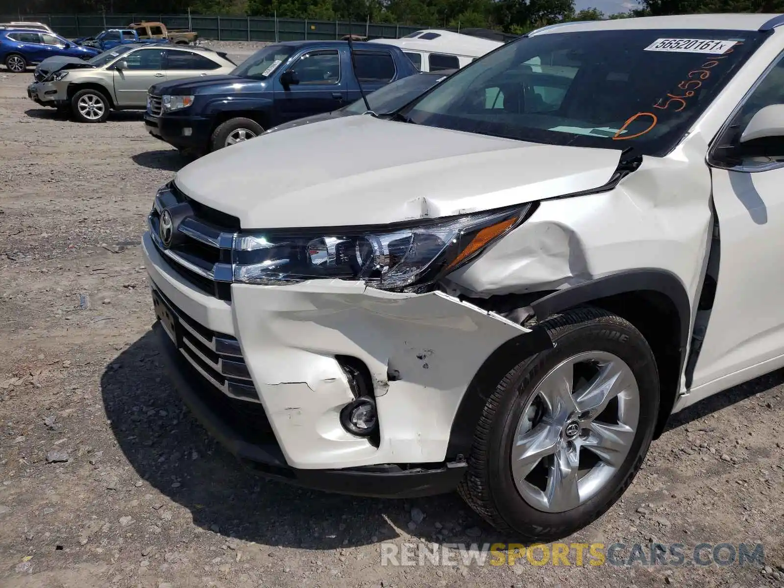 9 Photograph of a damaged car 5TDDZRFH8KS718632 TOYOTA HIGHLANDER 2019