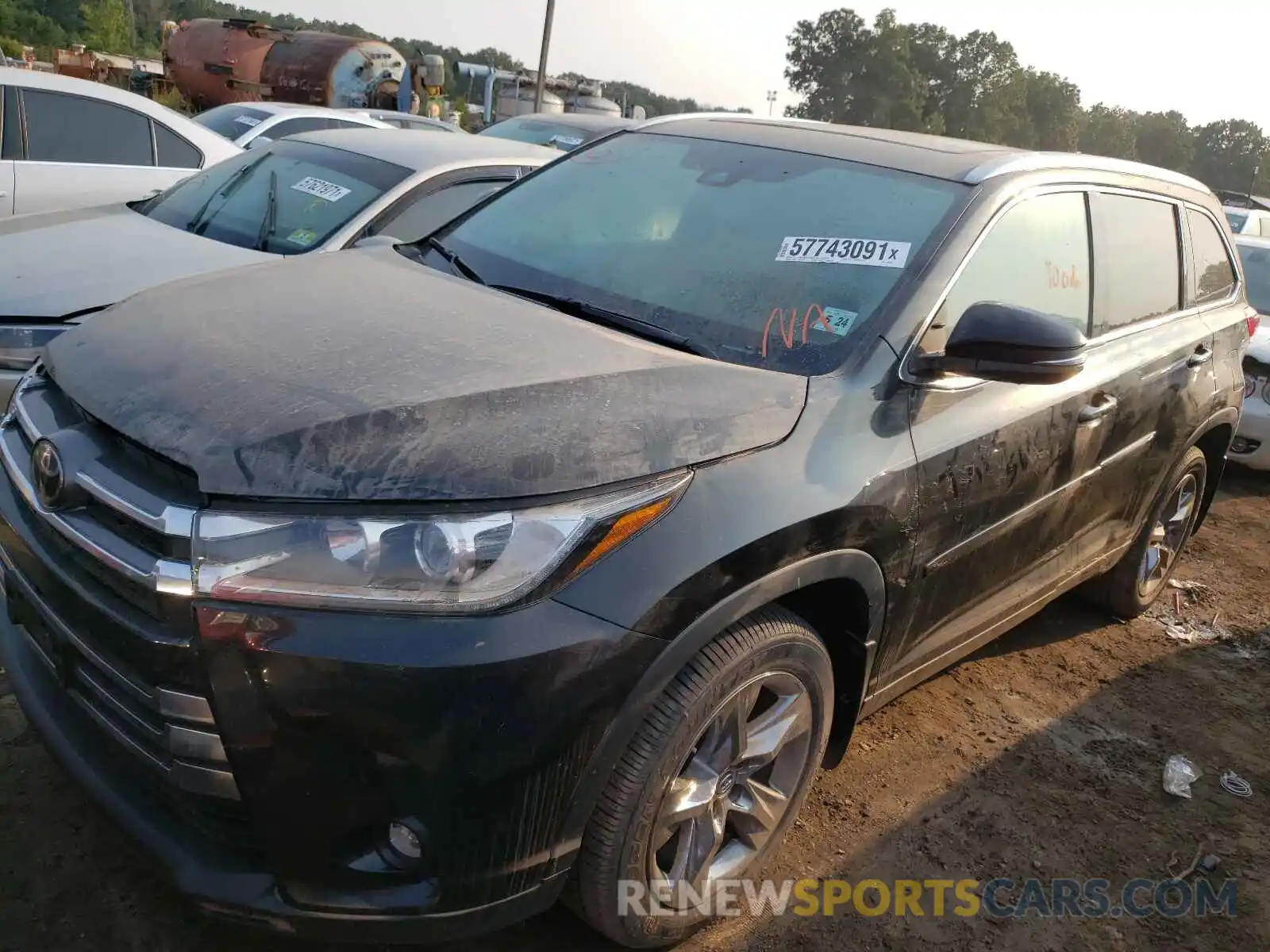 2 Photograph of a damaged car 5TDDZRFH8KS737195 TOYOTA HIGHLANDER 2019