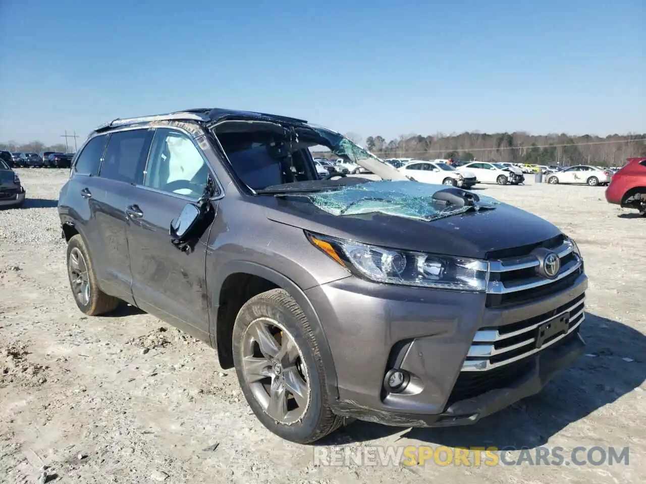 1 Photograph of a damaged car 5TDDZRFH8KS739044 TOYOTA HIGHLANDER 2019