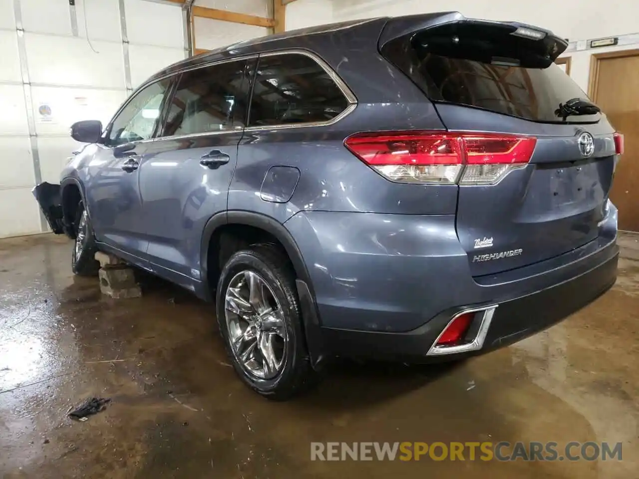 3 Photograph of a damaged car 5TDDZRFH8KS739691 TOYOTA HIGHLANDER 2019