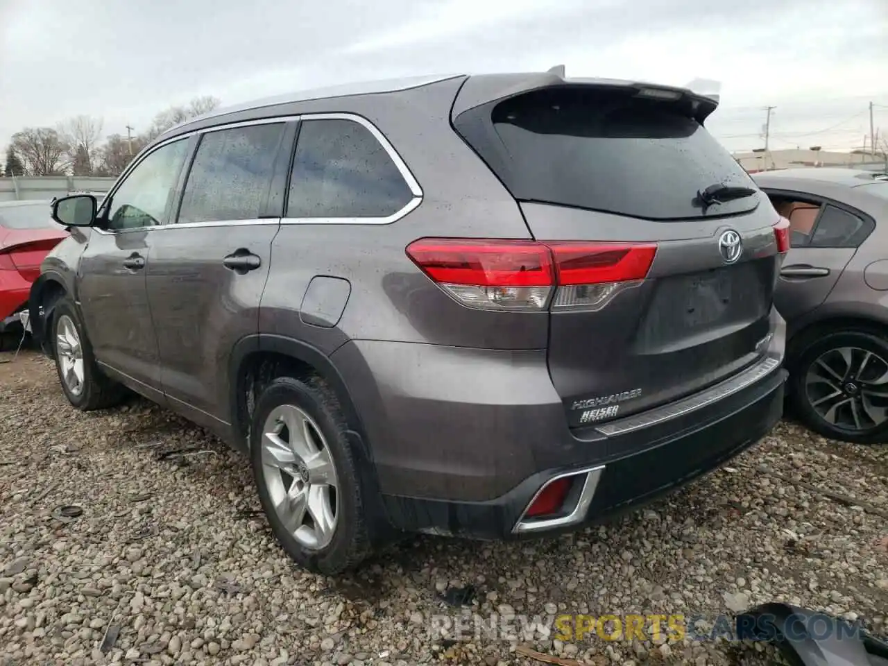 3 Photograph of a damaged car 5TDDZRFH8KS742574 TOYOTA HIGHLANDER 2019