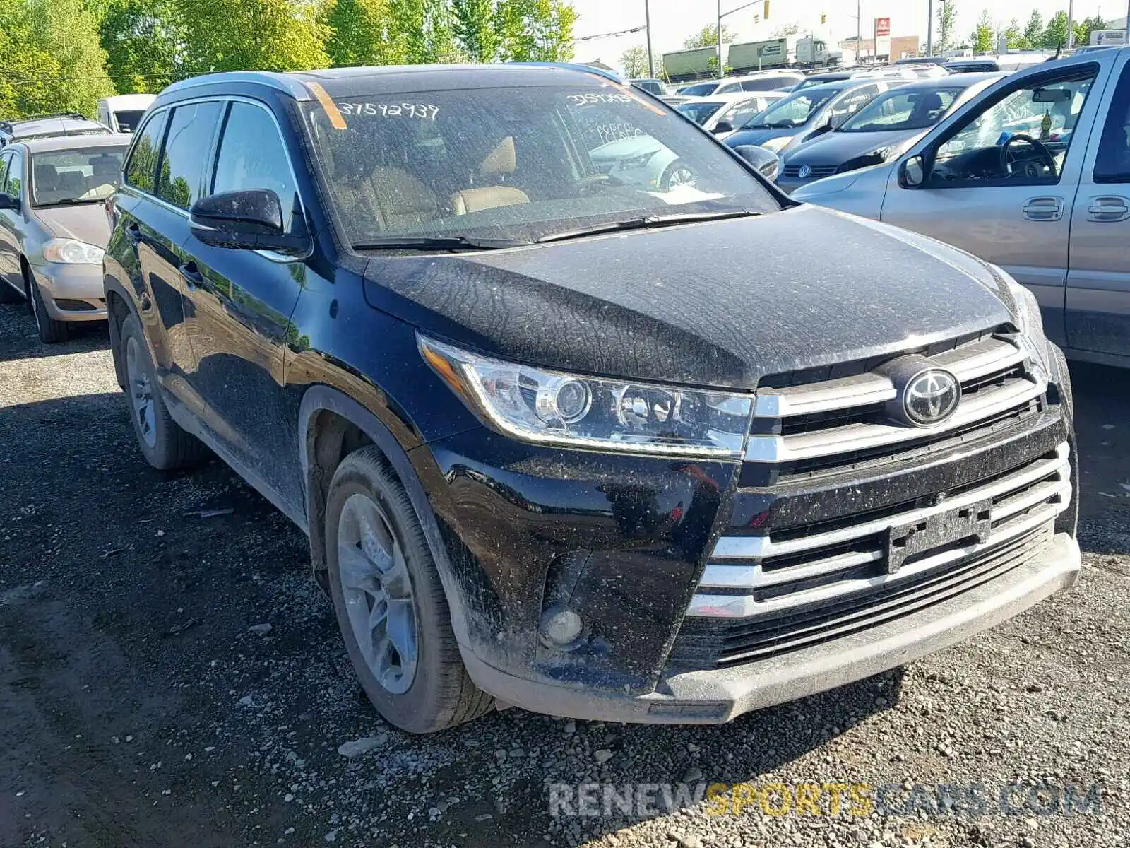 1 Photograph of a damaged car 5TDDZRFH8KS934254 TOYOTA HIGHLANDER 2019