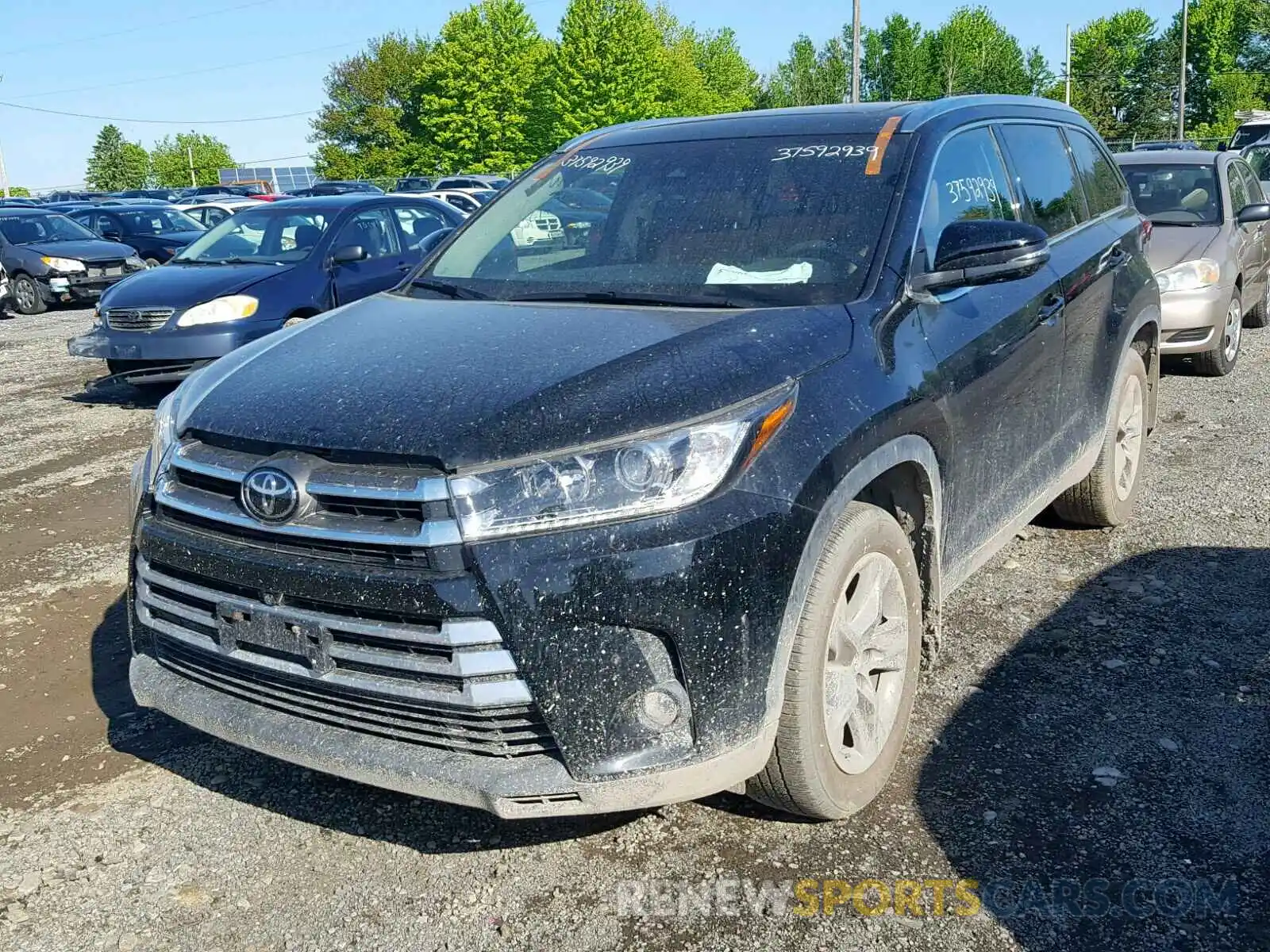 2 Photograph of a damaged car 5TDDZRFH8KS934254 TOYOTA HIGHLANDER 2019