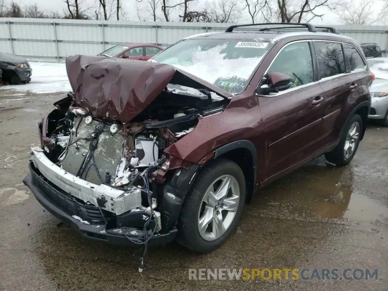 2 Photograph of a damaged car 5TDDZRFH8KS935601 TOYOTA HIGHLANDER 2019