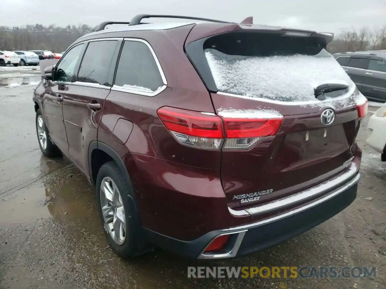 3 Photograph of a damaged car 5TDDZRFH8KS935601 TOYOTA HIGHLANDER 2019