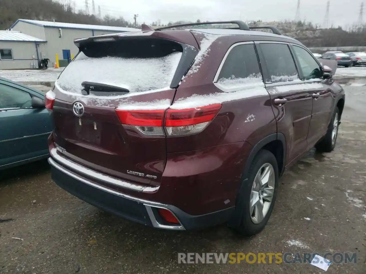 4 Photograph of a damaged car 5TDDZRFH8KS935601 TOYOTA HIGHLANDER 2019