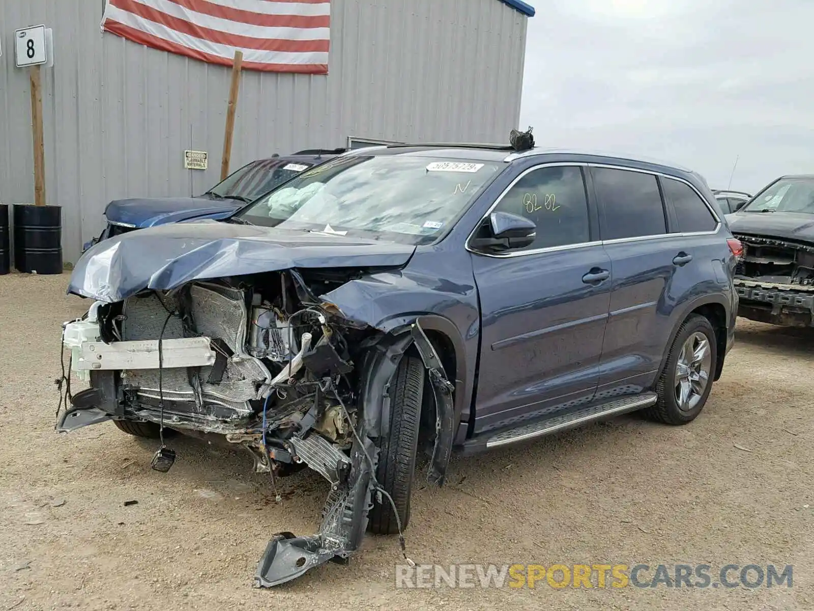 2 Photograph of a damaged car 5TDDZRFH8KS942645 TOYOTA HIGHLANDER 2019