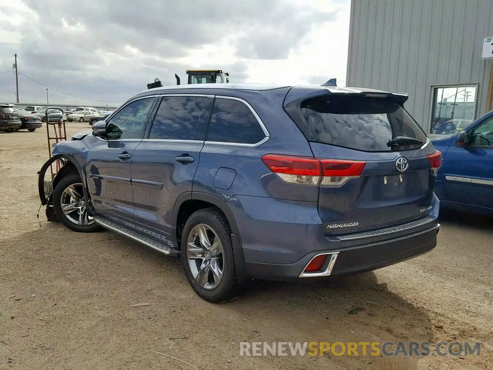 3 Photograph of a damaged car 5TDDZRFH8KS942645 TOYOTA HIGHLANDER 2019