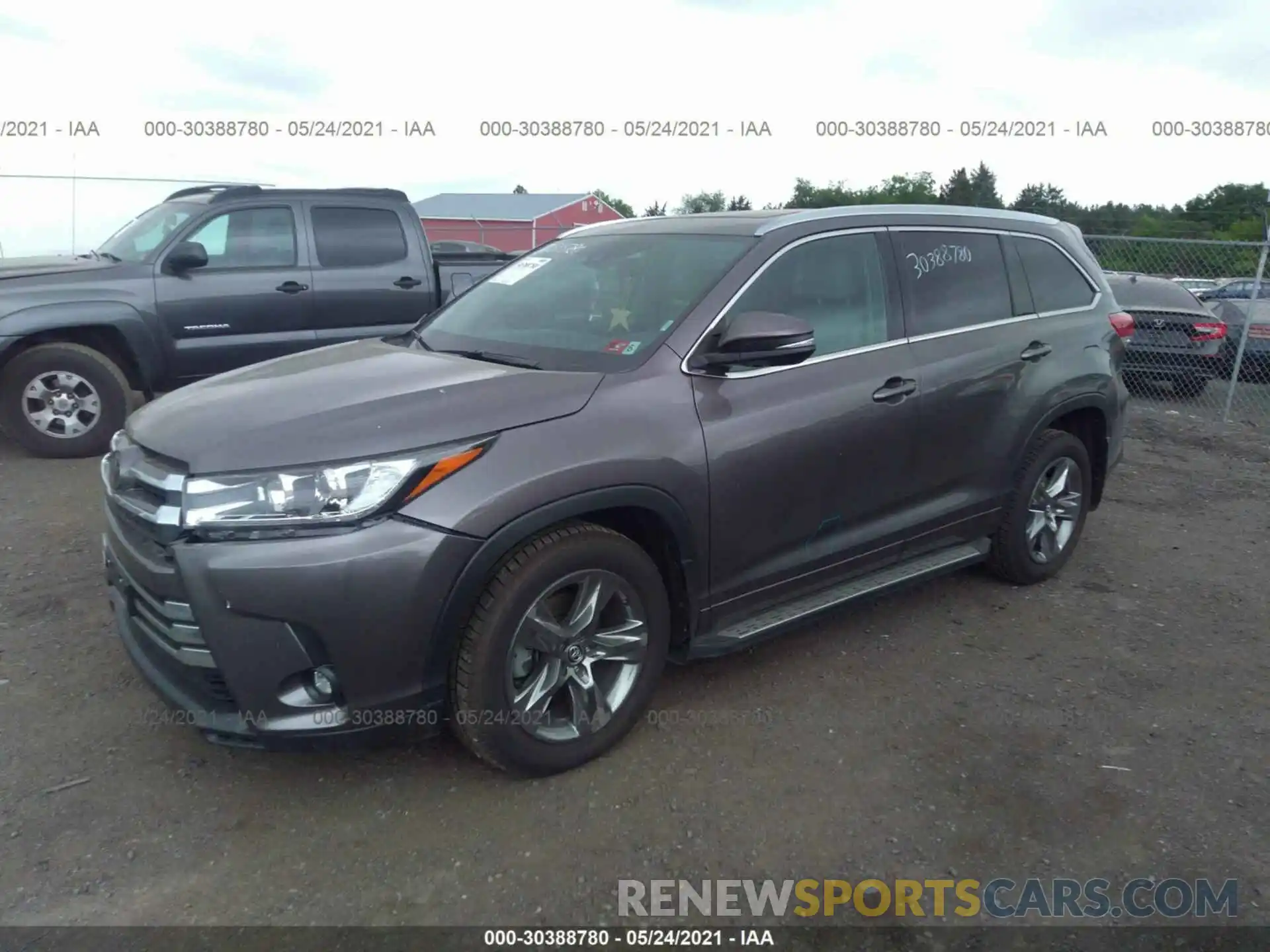 2 Photograph of a damaged car 5TDDZRFH8KS943326 TOYOTA HIGHLANDER 2019