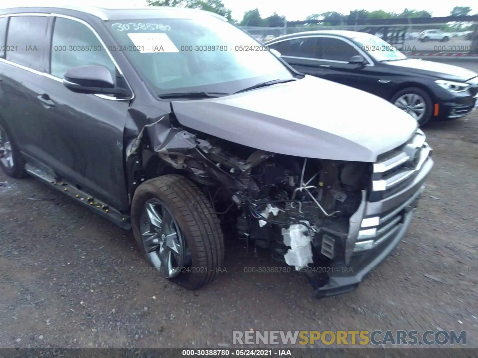 6 Photograph of a damaged car 5TDDZRFH8KS943326 TOYOTA HIGHLANDER 2019