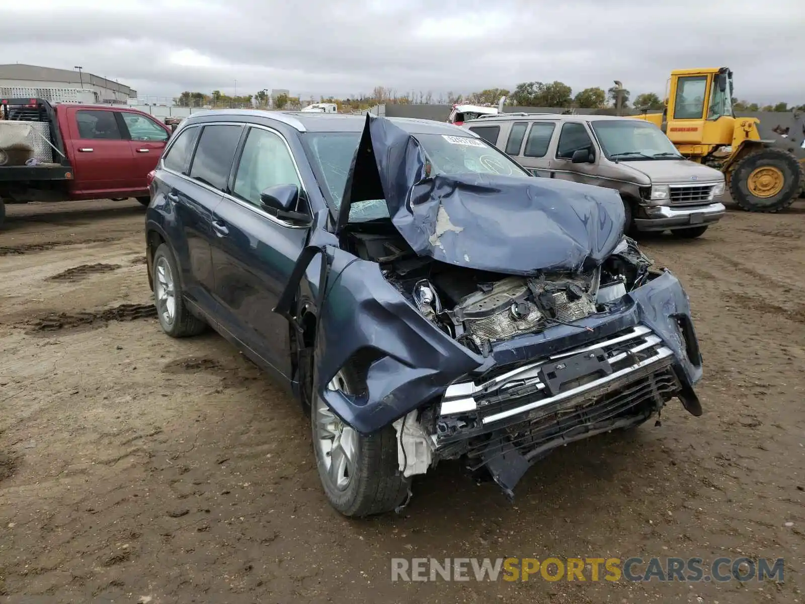 1 Photograph of a damaged car 5TDDZRFH8KS943987 TOYOTA HIGHLANDER 2019