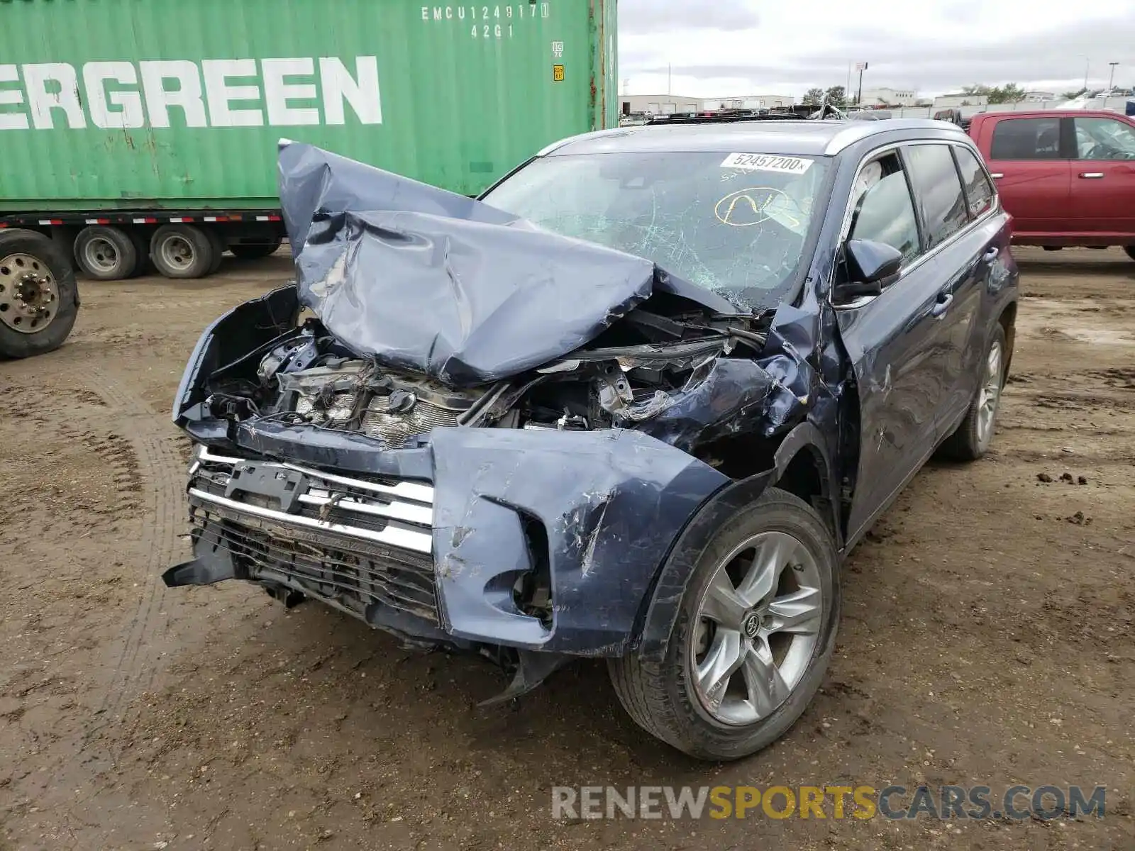 2 Photograph of a damaged car 5TDDZRFH8KS943987 TOYOTA HIGHLANDER 2019