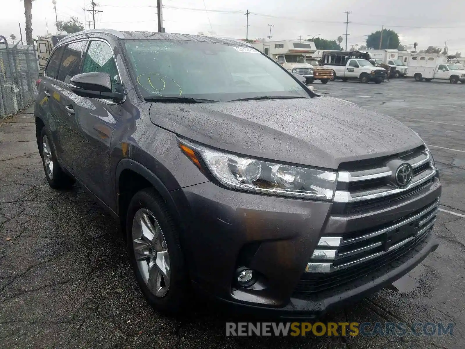 1 Photograph of a damaged car 5TDDZRFH8KS946727 TOYOTA HIGHLANDER 2019