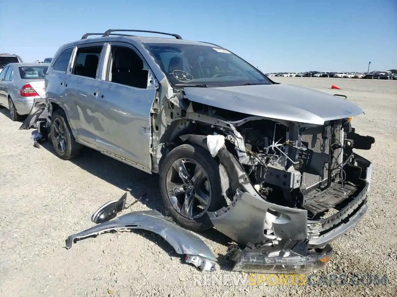 1 Photograph of a damaged car 5TDDZRFH8KS953757 TOYOTA HIGHLANDER 2019