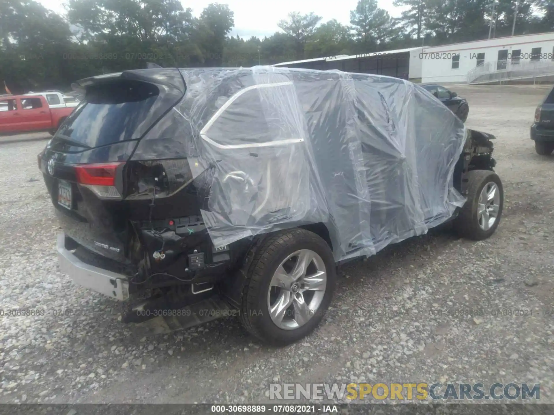 4 Photograph of a damaged car 5TDDZRFH8KS955024 TOYOTA HIGHLANDER 2019