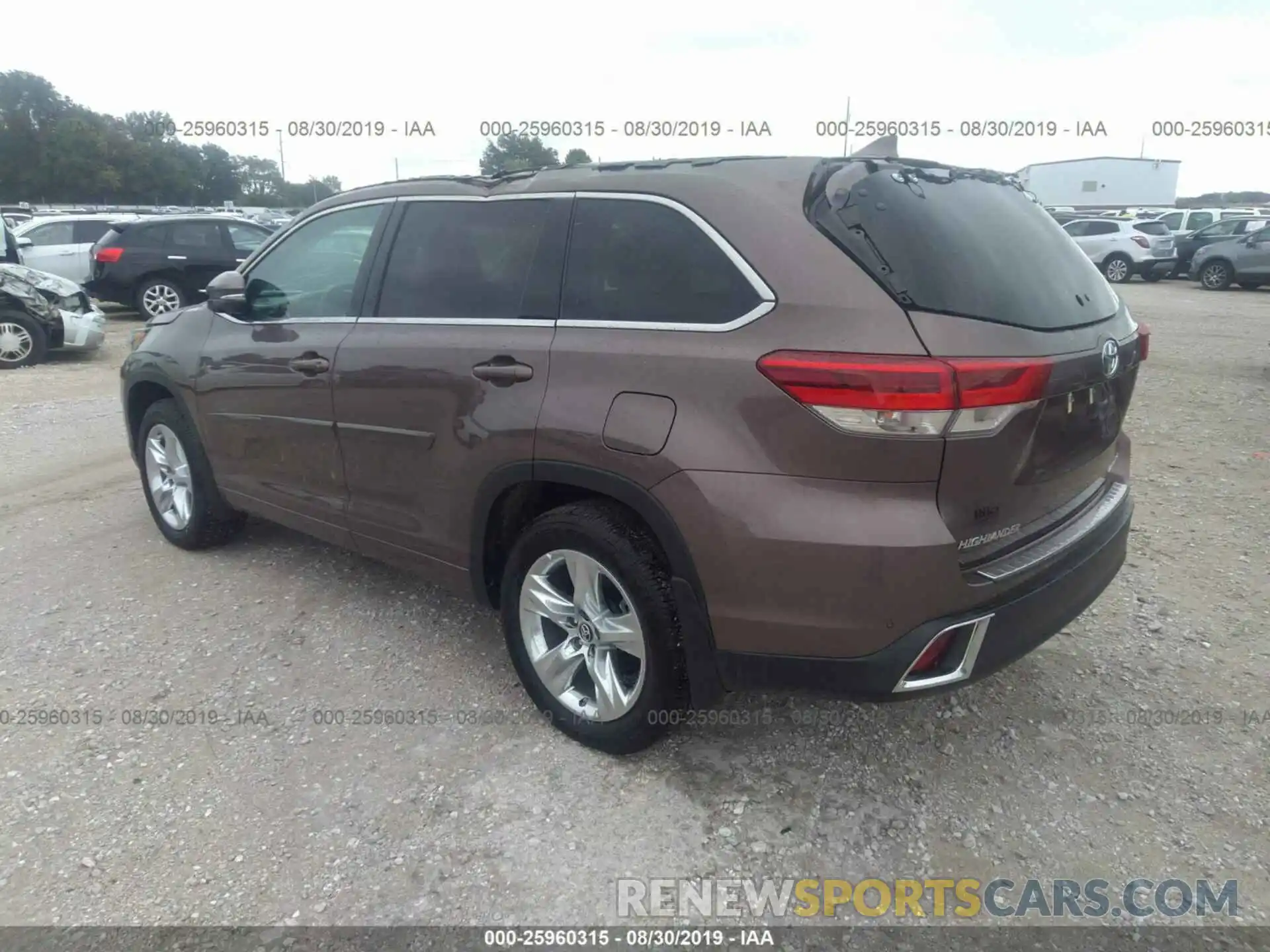 3 Photograph of a damaged car 5TDDZRFH8KS956609 TOYOTA HIGHLANDER 2019