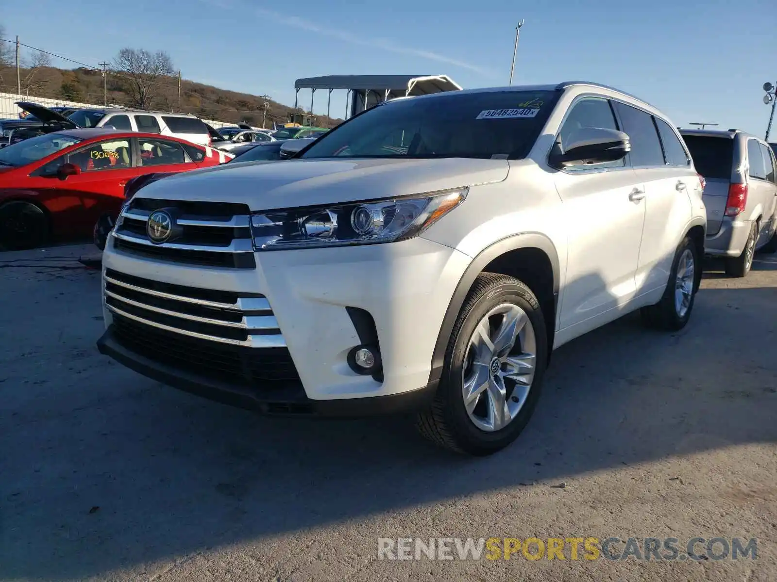 2 Photograph of a damaged car 5TDDZRFH8KS966993 TOYOTA HIGHLANDER 2019