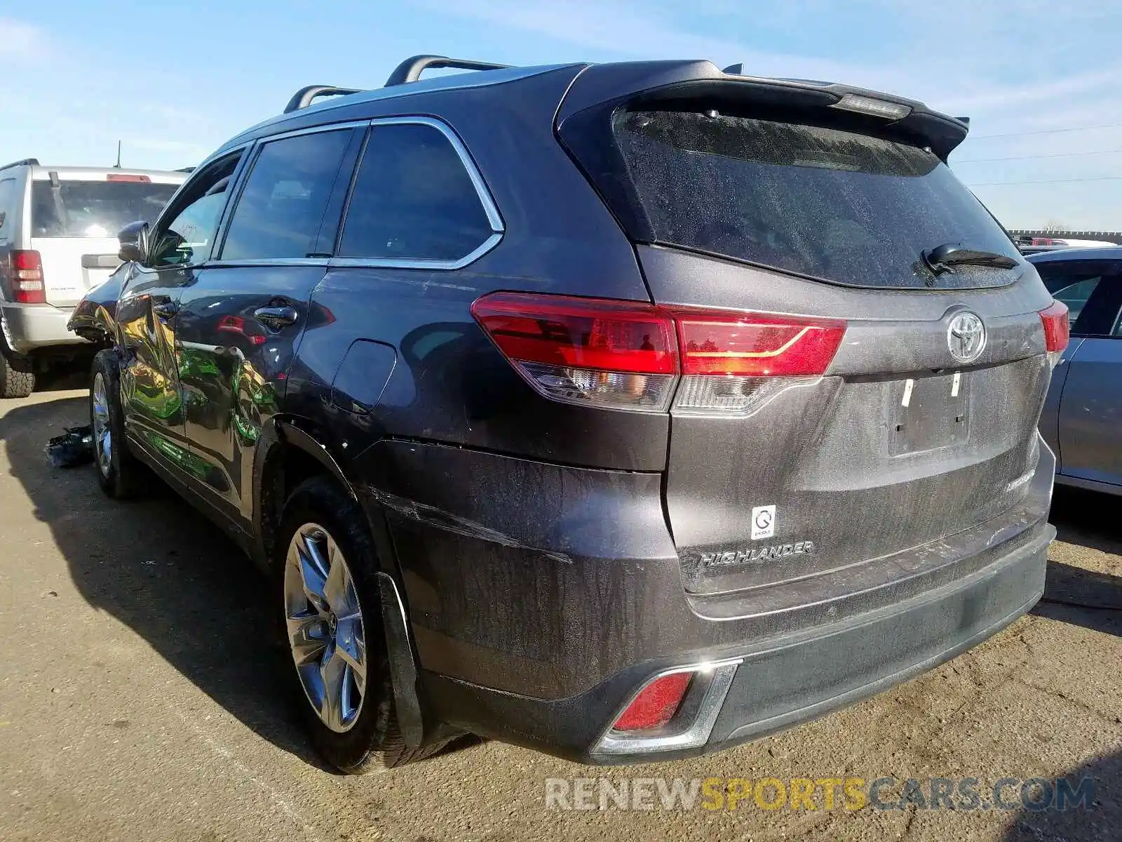 3 Photograph of a damaged car 5TDDZRFH8KS972230 TOYOTA HIGHLANDER 2019