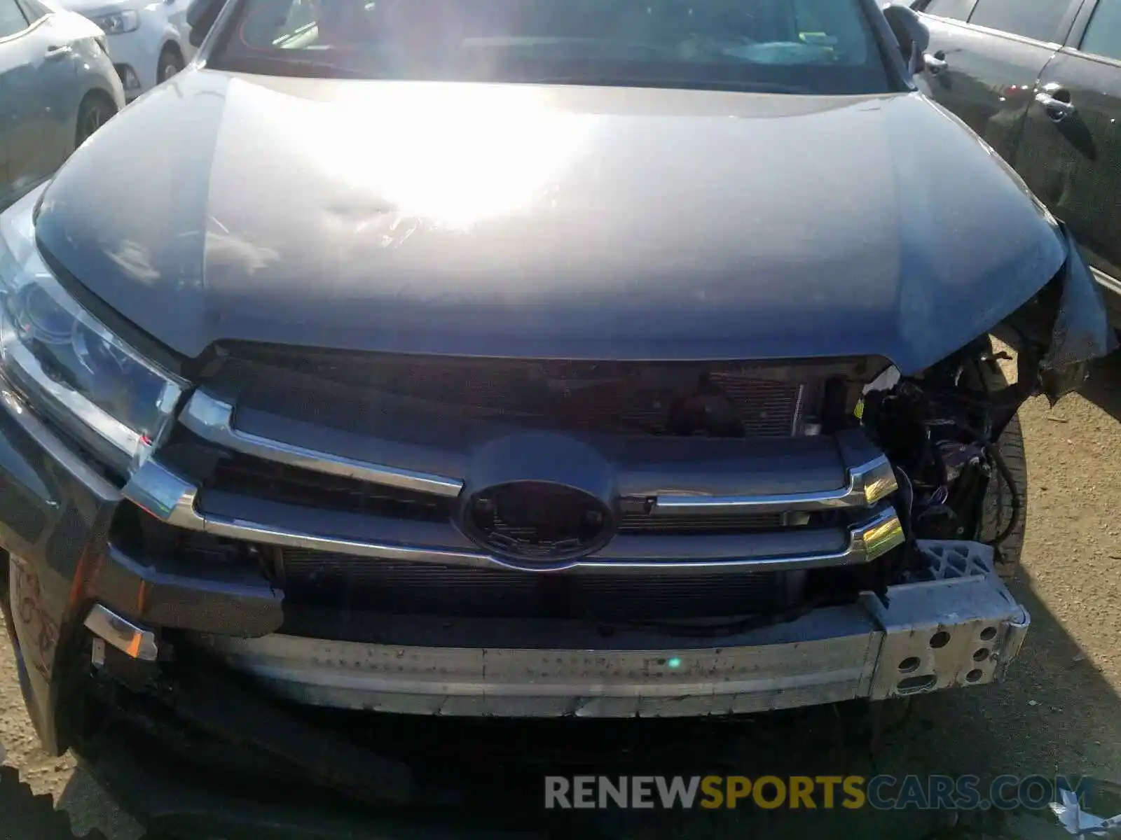 7 Photograph of a damaged car 5TDDZRFH8KS972230 TOYOTA HIGHLANDER 2019