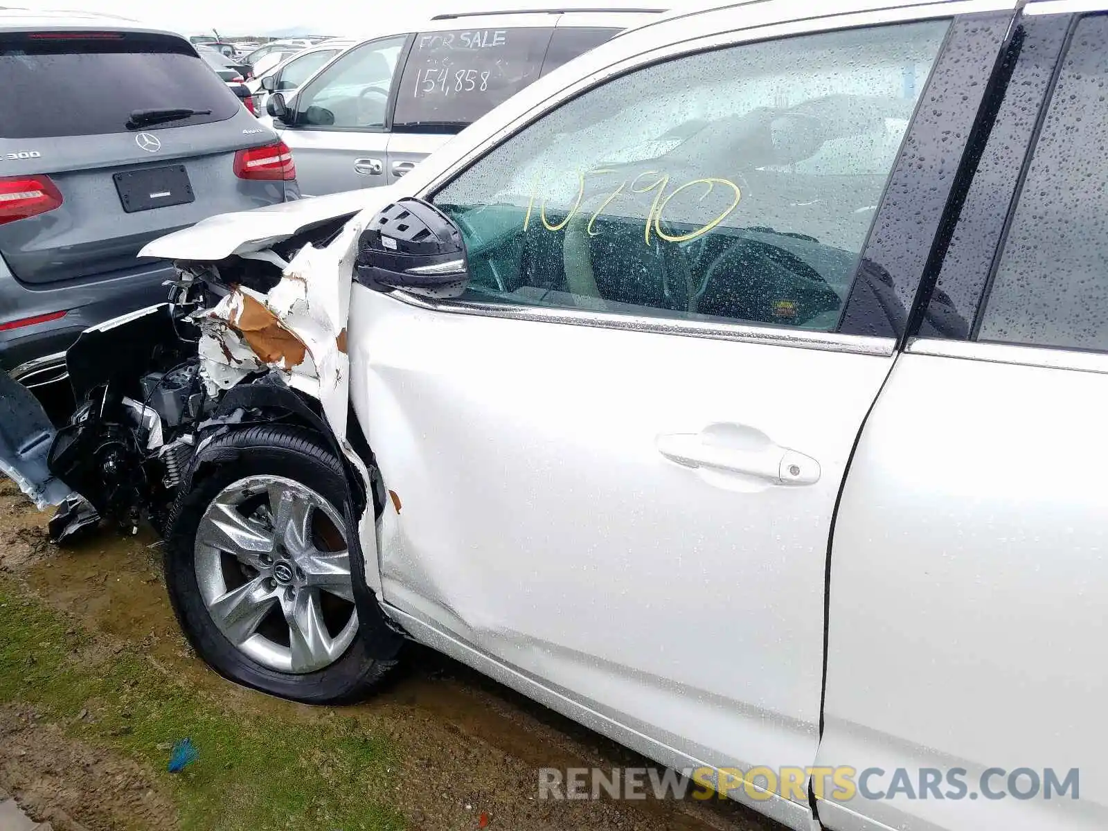 10 Photograph of a damaged car 5TDDZRFH8KS972549 TOYOTA HIGHLANDER 2019