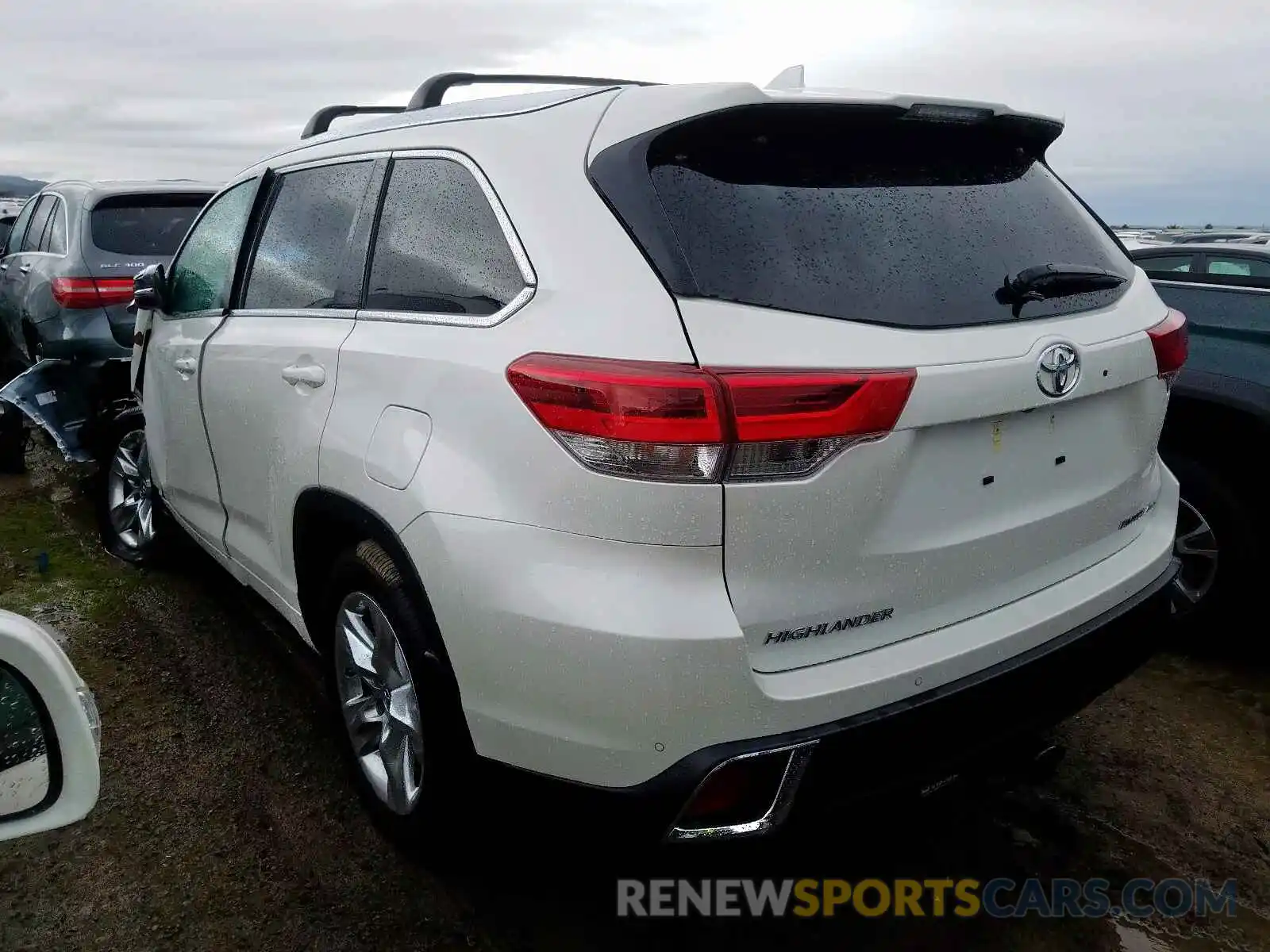 3 Photograph of a damaged car 5TDDZRFH8KS972549 TOYOTA HIGHLANDER 2019