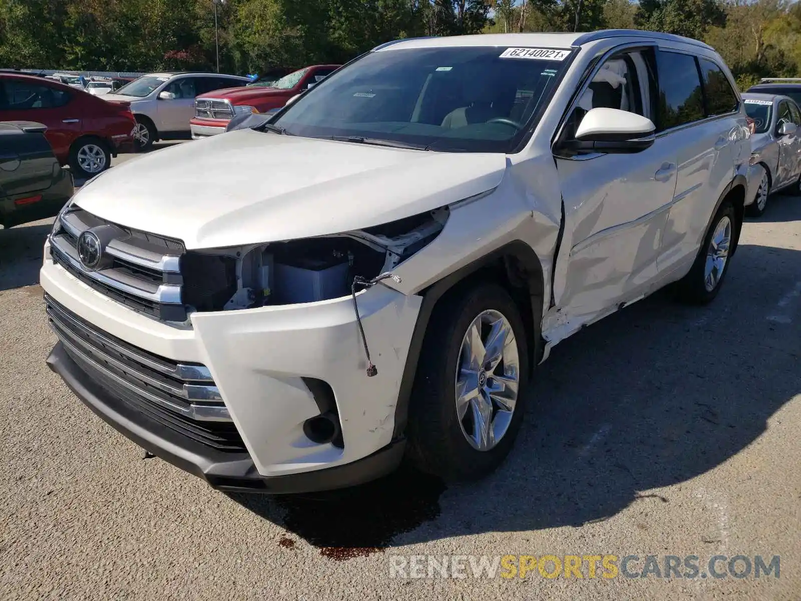 2 Photograph of a damaged car 5TDDZRFH8KS976052 TOYOTA HIGHLANDER 2019