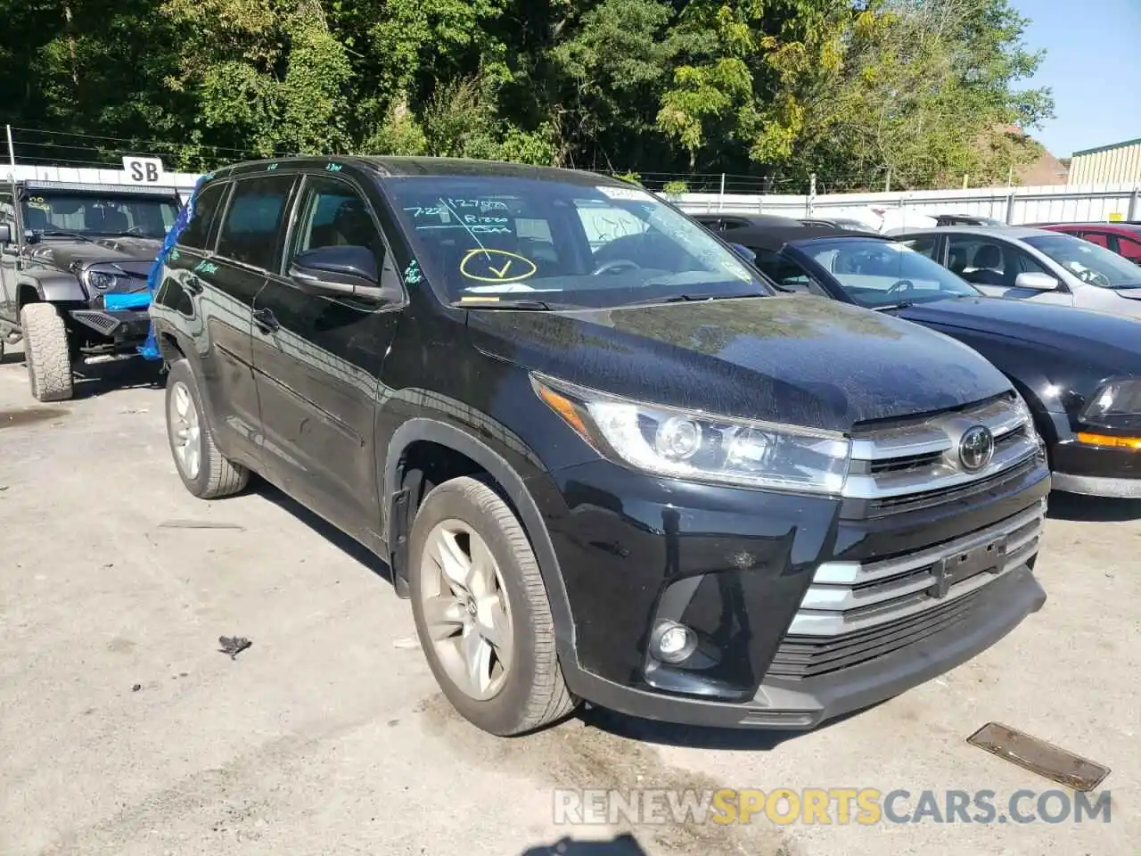 1 Photograph of a damaged car 5TDDZRFH8KS977363 TOYOTA HIGHLANDER 2019